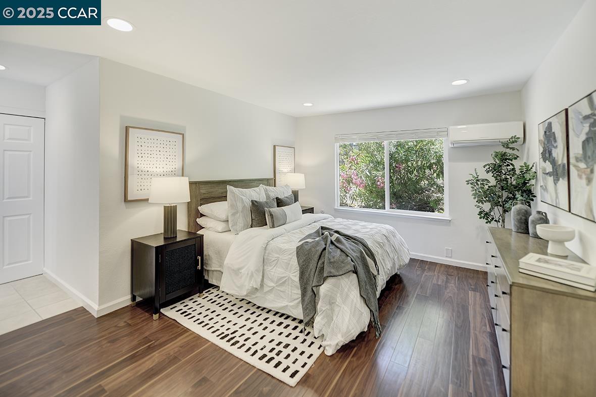 3136 Tice Creek Dr # 8, Walnut Creek, California 94595, 2 Bedrooms Bedrooms, 6 Rooms Rooms,2 BathroomsBathrooms,Residential,For Sale,3136 Tice Creek Dr # 8,41106241