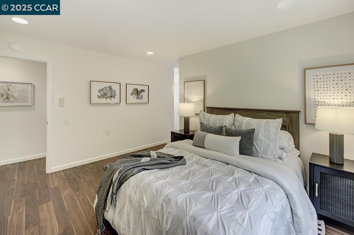 3136 Tice Creek Dr # 8, Walnut Creek, California 94595, 2 Bedrooms Bedrooms, 6 Rooms Rooms,2 BathroomsBathrooms,Residential,For Sale,3136 Tice Creek Dr # 8,41106241