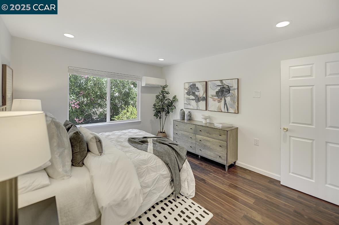 3136 Tice Creek Dr # 8, Walnut Creek, California 94595, 2 Bedrooms Bedrooms, 6 Rooms Rooms,2 BathroomsBathrooms,Residential,For Sale,3136 Tice Creek Dr # 8,41106241