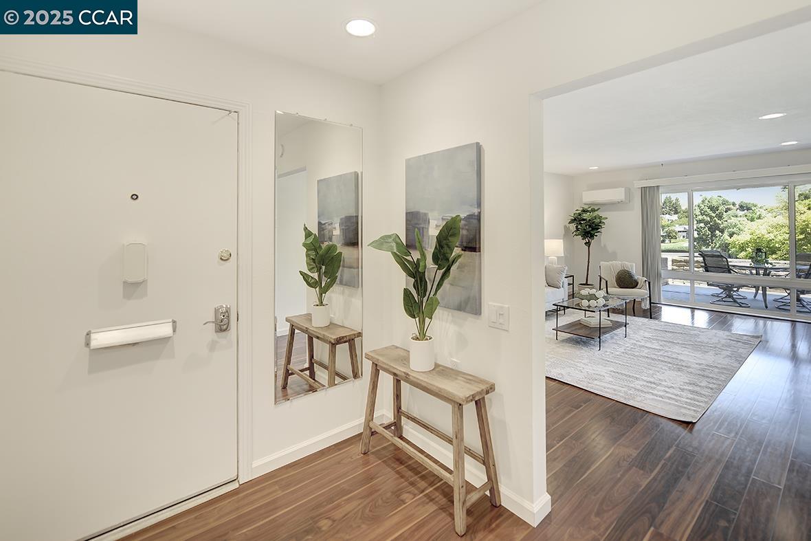 3136 Tice Creek Dr # 8, Walnut Creek, California 94595, 2 Bedrooms Bedrooms, 6 Rooms Rooms,2 BathroomsBathrooms,Residential,For Sale,3136 Tice Creek Dr # 8,41106241