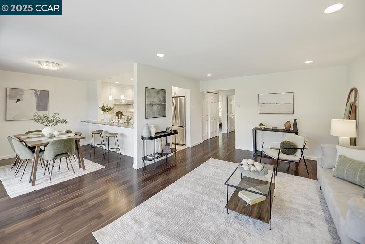 3136 Tice Creek Dr # 8, Walnut Creek, California 94595, 2 Bedrooms Bedrooms, 6 Rooms Rooms,2 BathroomsBathrooms,Residential,For Sale,3136 Tice Creek Dr # 8,41106241