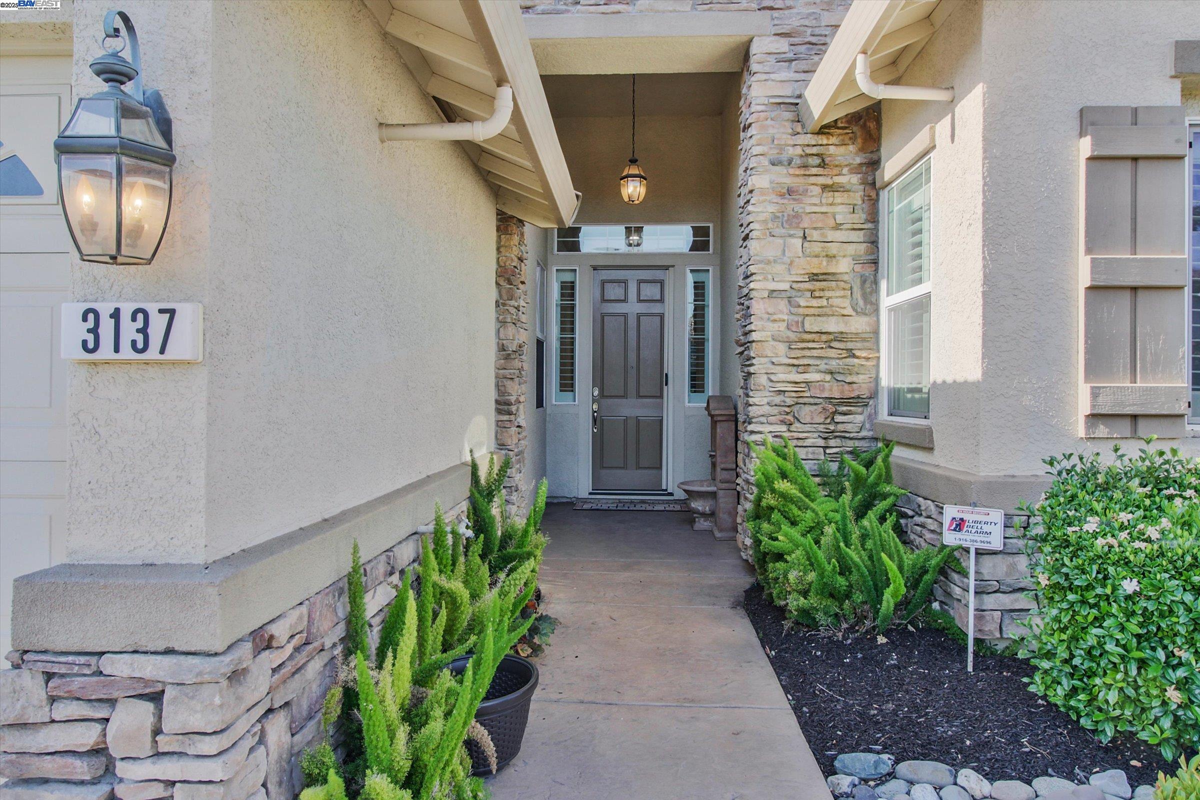 3137 Grasmere Cir, Roseville, California 95661, 3 Bedrooms Bedrooms, ,2 BathroomsBathrooms,Residential,For Sale,3137 Grasmere Cir,41106243