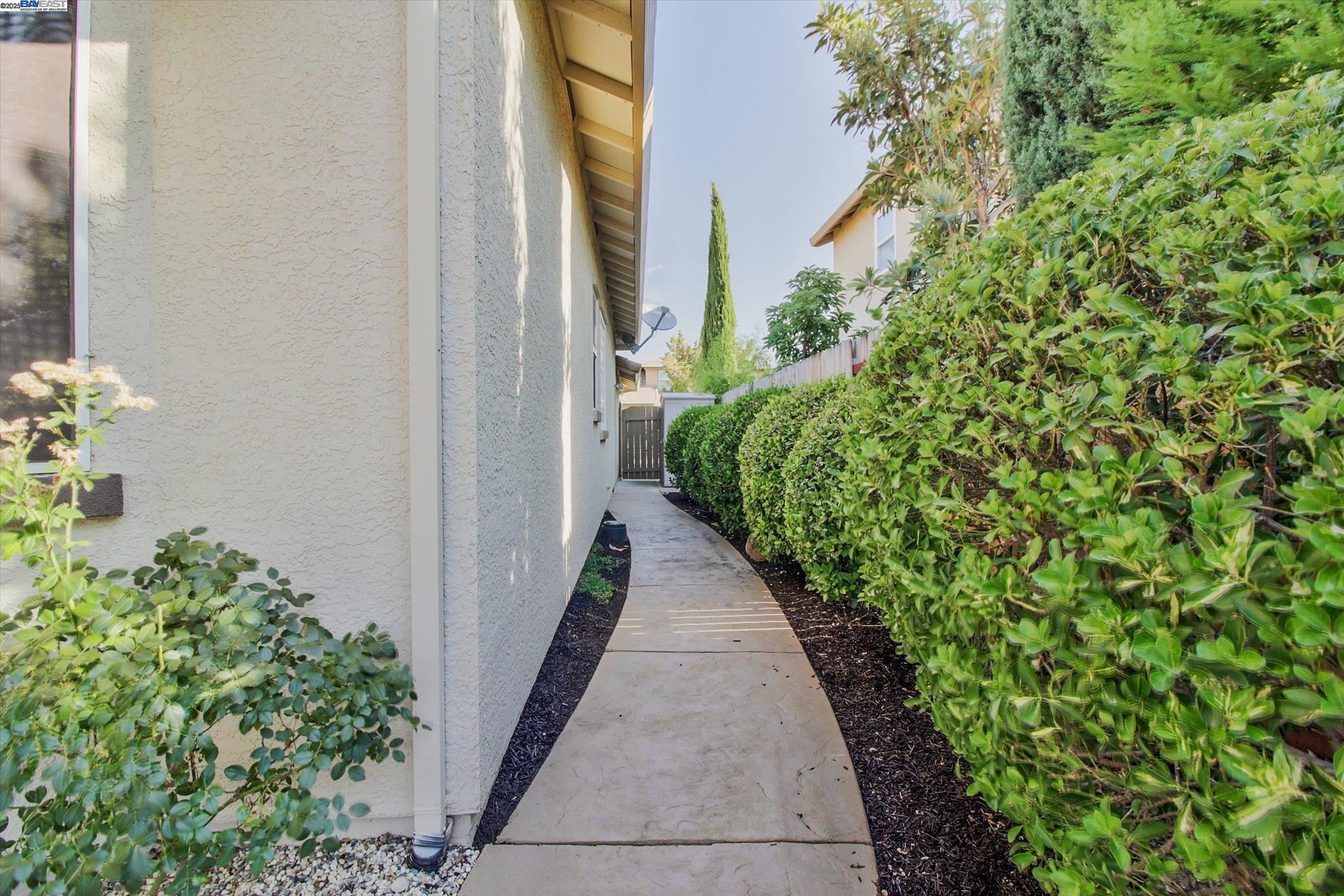 3137 Grasmere Cir, Roseville, California 95661, 3 Bedrooms Bedrooms, ,2 BathroomsBathrooms,Residential,For Sale,3137 Grasmere Cir,41106243