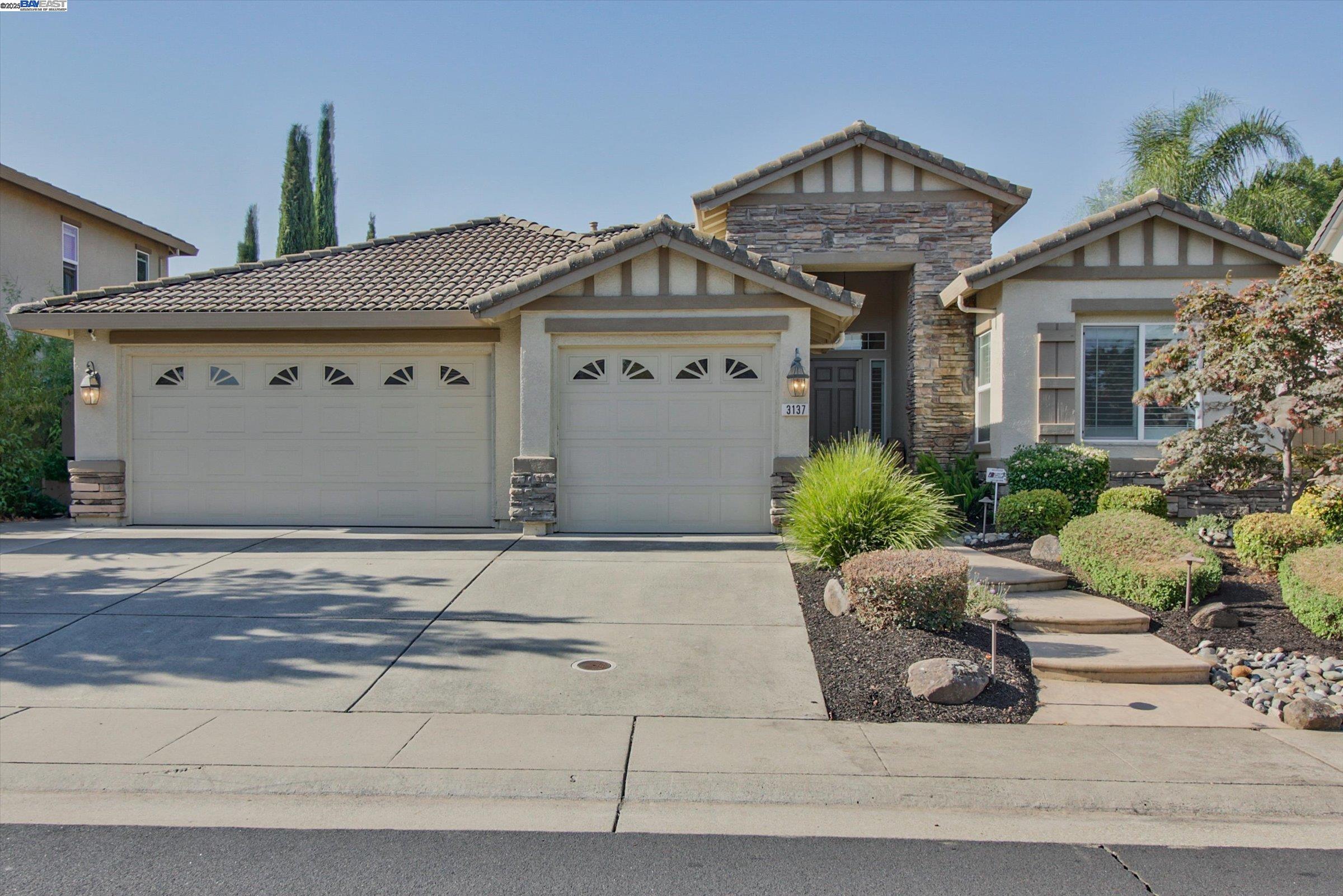 3137 Grasmere Cir, Roseville, California 95661, 3 Bedrooms Bedrooms, ,2 BathroomsBathrooms,Residential,For Sale,3137 Grasmere Cir,41106243