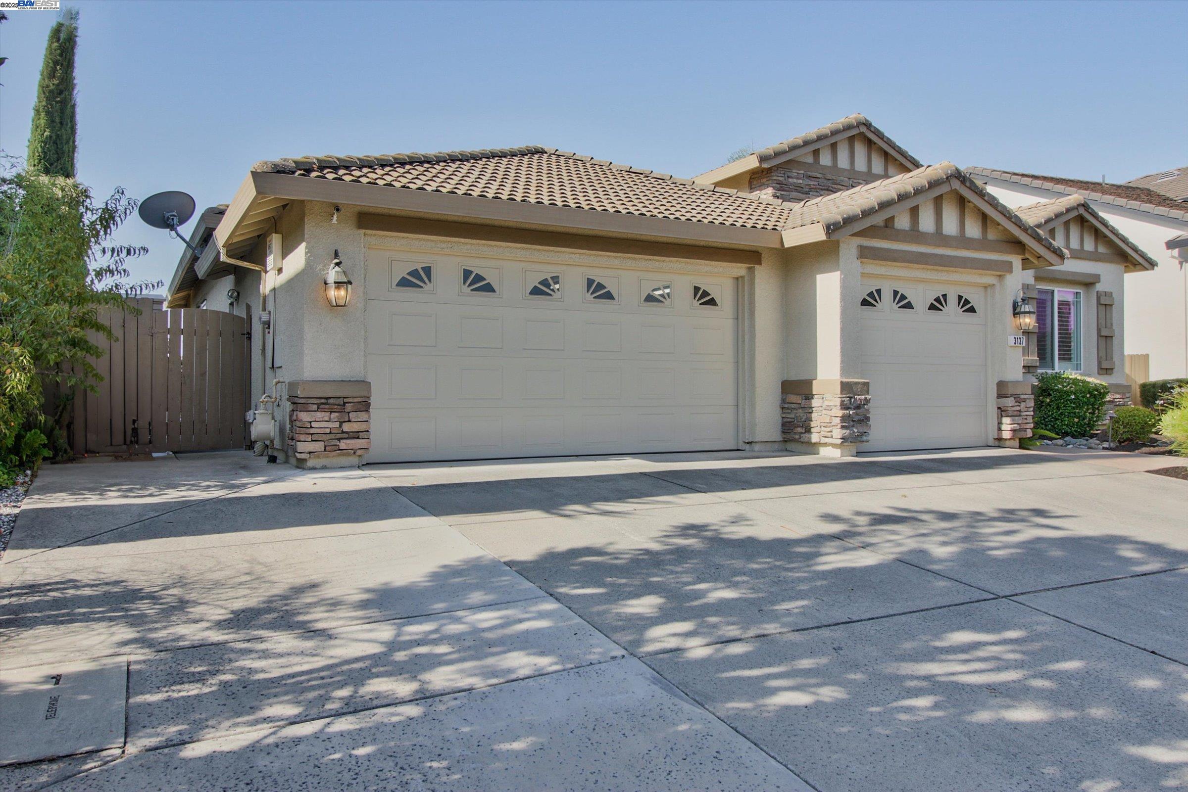 3137 Grasmere Cir, Roseville, California 95661, 3 Bedrooms Bedrooms, ,2 BathroomsBathrooms,Residential,For Sale,3137 Grasmere Cir,41106243