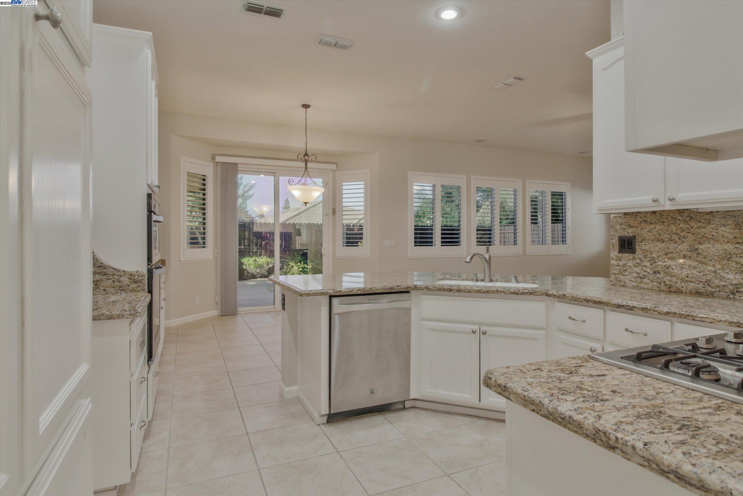 3137 Grasmere Cir, Roseville, California 95661, 3 Bedrooms Bedrooms, ,2 BathroomsBathrooms,Residential,For Sale,3137 Grasmere Cir,41106243