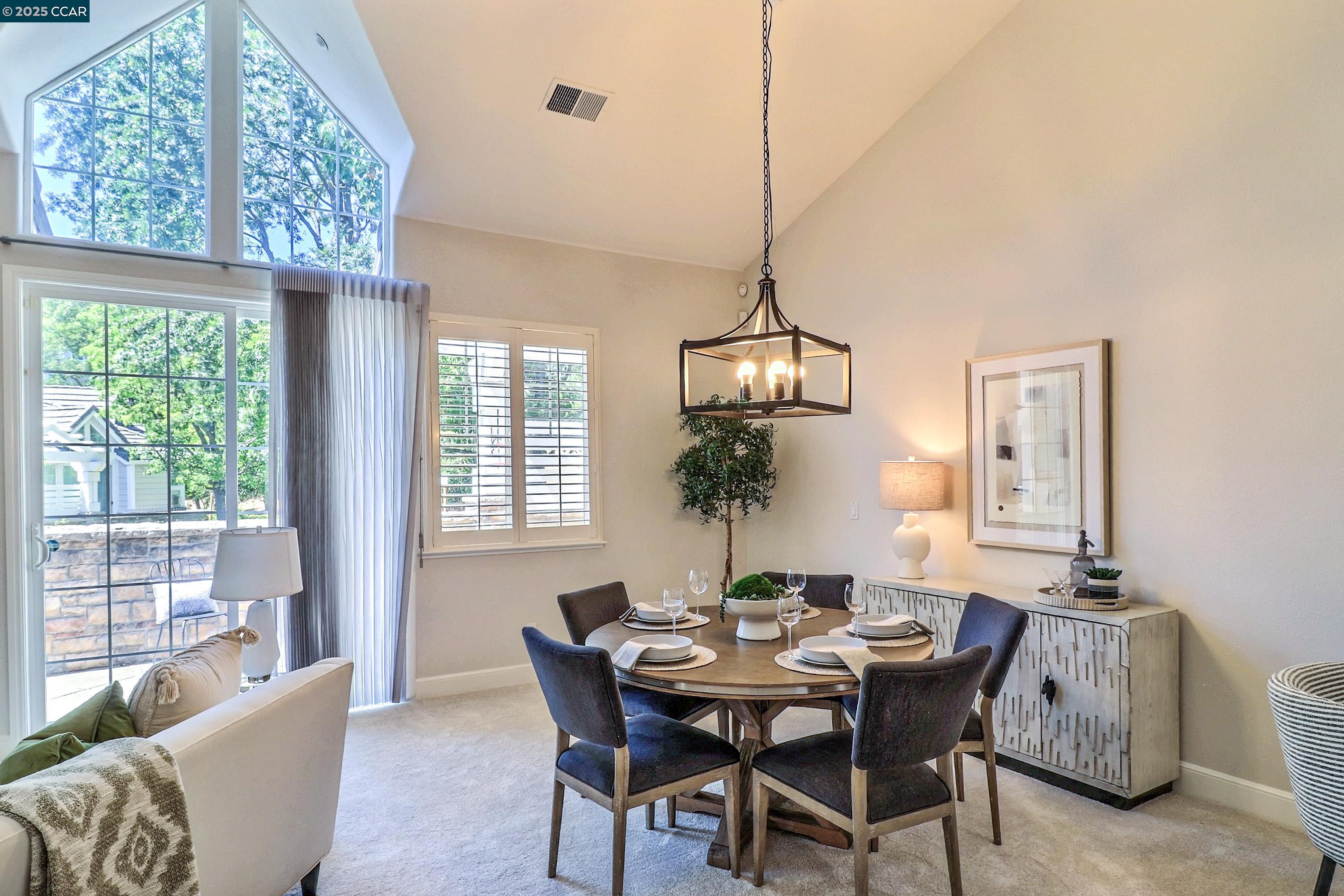 136 Sugarloaf Ct, Alamo, California 94507, 3 Bedrooms Bedrooms, 7 Rooms Rooms,2 BathroomsBathrooms,Residential,For Sale,136 Sugarloaf Ct,41106244