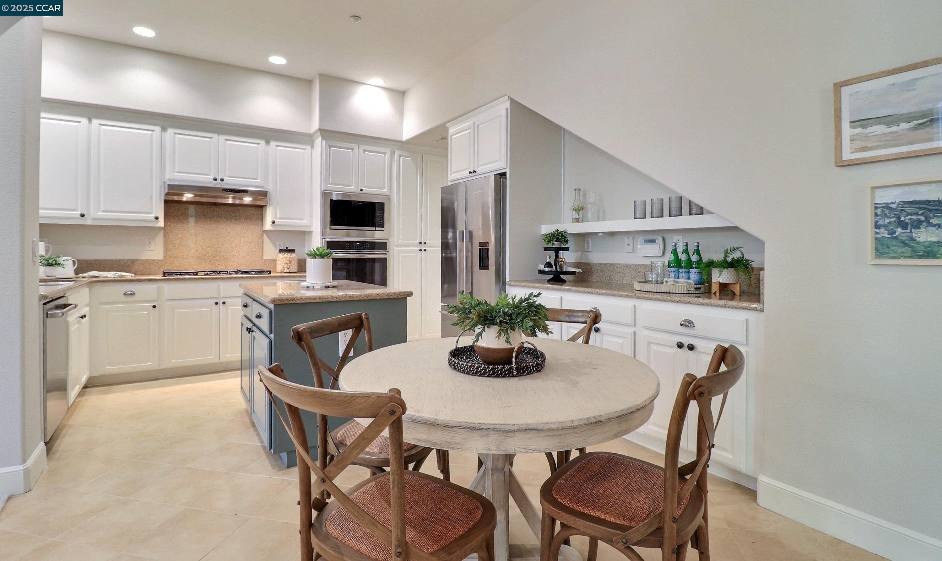 136 Sugarloaf Ct, Alamo, California 94507, 3 Bedrooms Bedrooms, 7 Rooms Rooms,2 BathroomsBathrooms,Residential,For Sale,136 Sugarloaf Ct,41106244