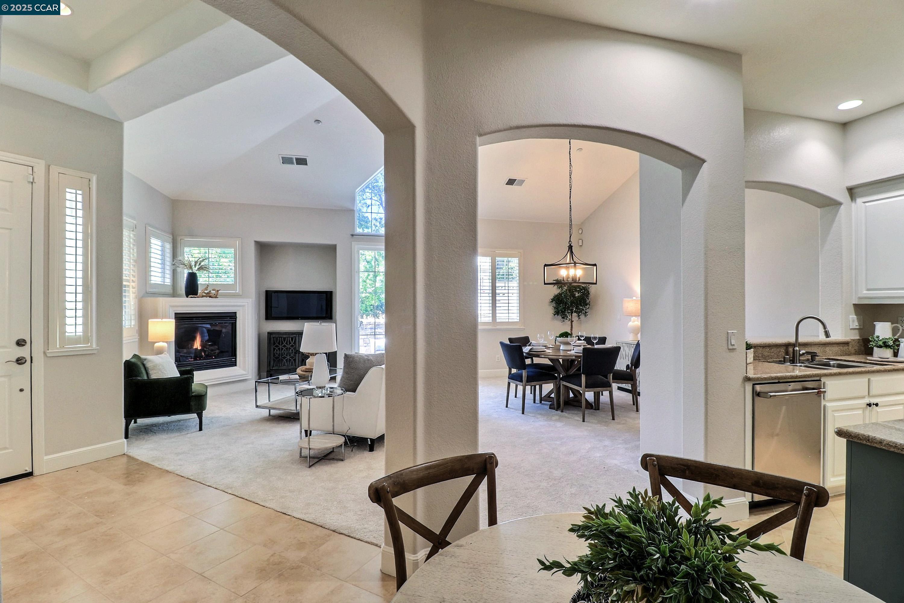 136 Sugarloaf Ct, Alamo, California 94507, 3 Bedrooms Bedrooms, 7 Rooms Rooms,2 BathroomsBathrooms,Residential,For Sale,136 Sugarloaf Ct,41106244