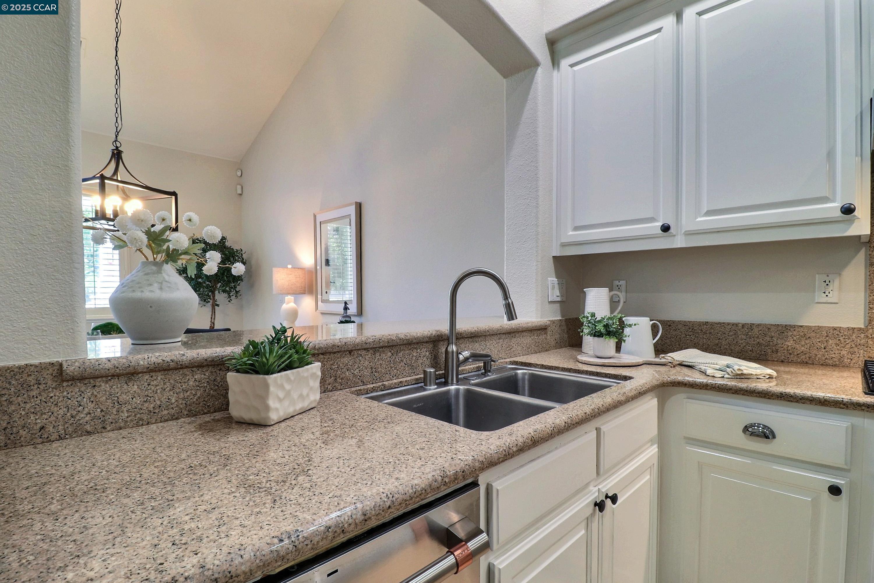 136 Sugarloaf Ct, Alamo, California 94507, 3 Bedrooms Bedrooms, 7 Rooms Rooms,2 BathroomsBathrooms,Residential,For Sale,136 Sugarloaf Ct,41106244
