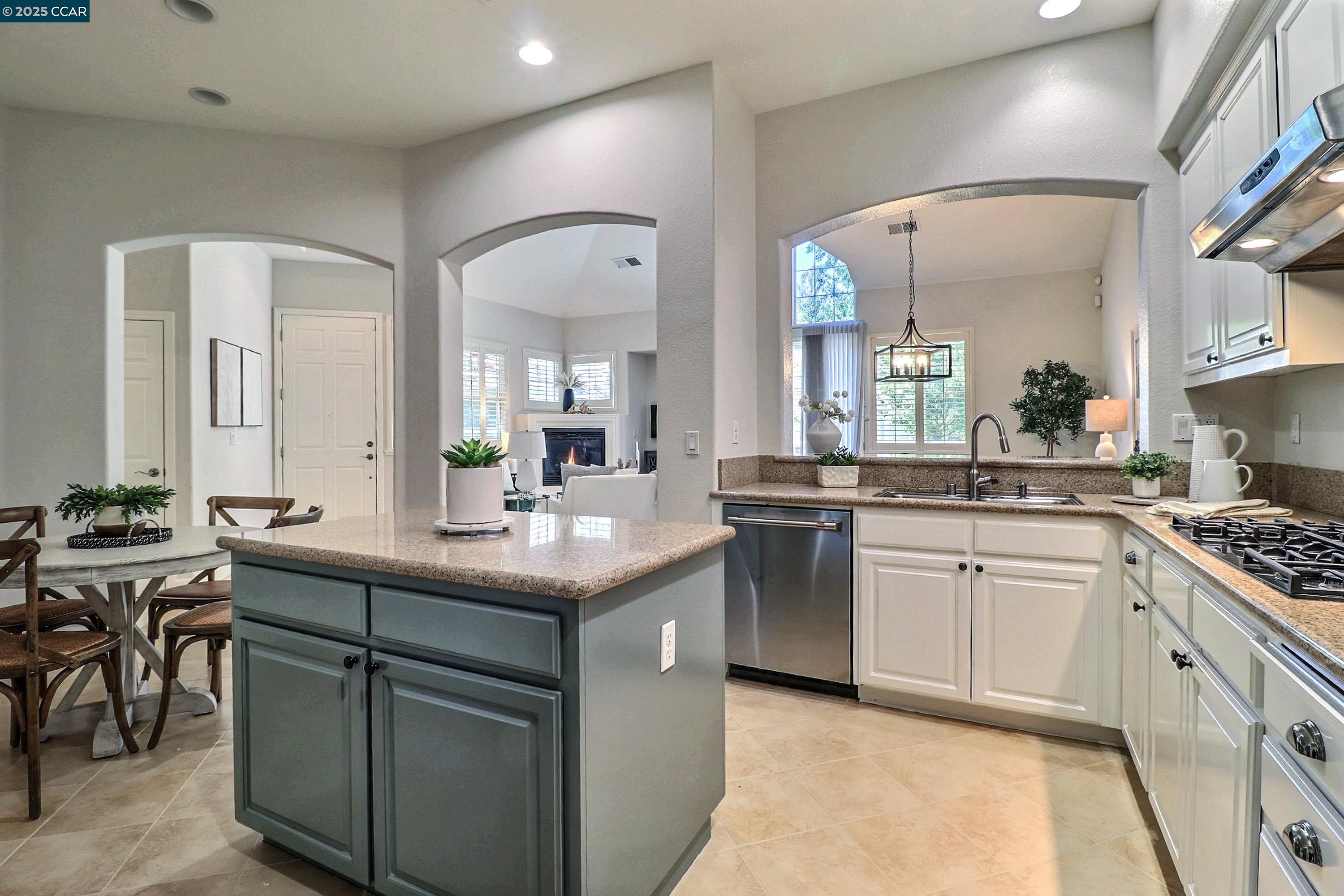 136 Sugarloaf Ct, Alamo, California 94507, 3 Bedrooms Bedrooms, 7 Rooms Rooms,2 BathroomsBathrooms,Residential,For Sale,136 Sugarloaf Ct,41106244