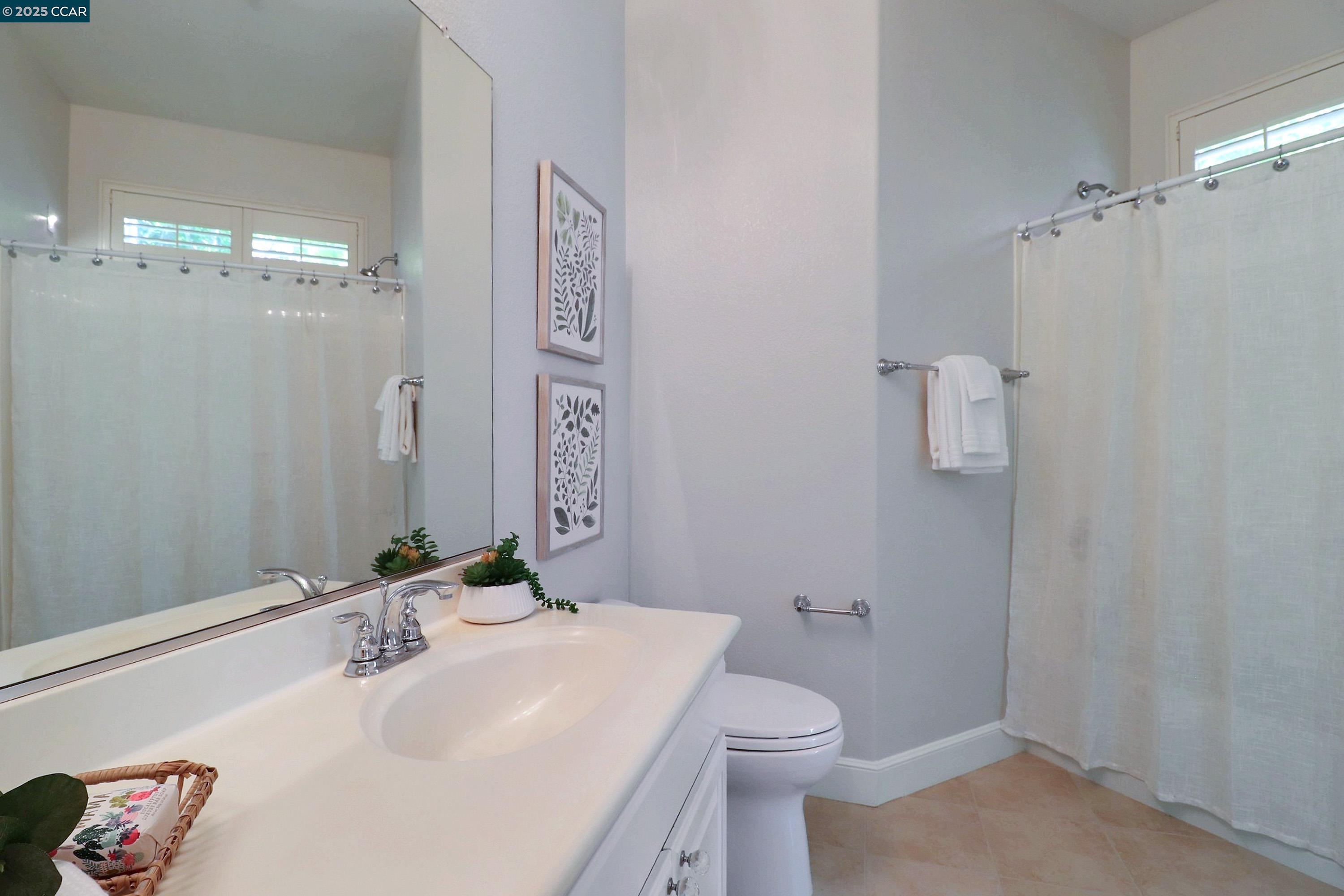 136 Sugarloaf Ct, Alamo, California 94507, 3 Bedrooms Bedrooms, 7 Rooms Rooms,2 BathroomsBathrooms,Residential,For Sale,136 Sugarloaf Ct,41106244