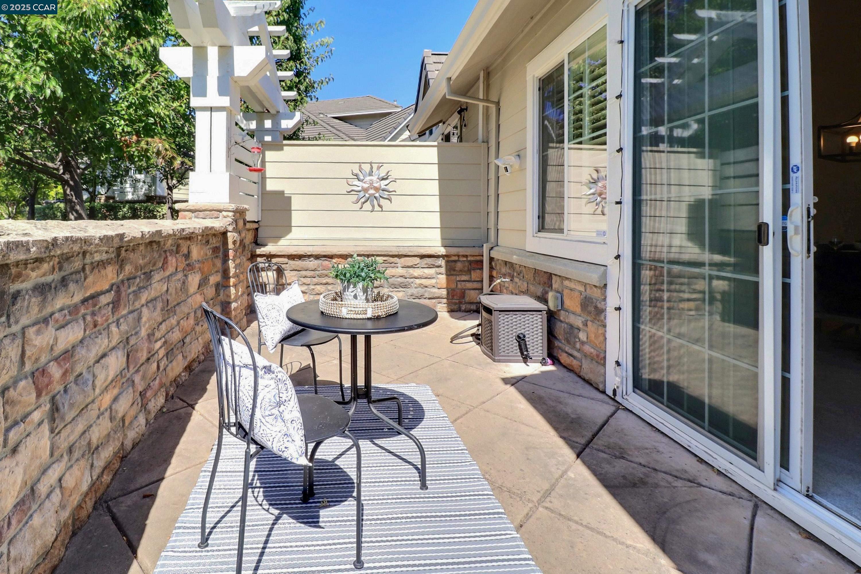 136 Sugarloaf Ct, Alamo, California 94507, 3 Bedrooms Bedrooms, 7 Rooms Rooms,2 BathroomsBathrooms,Residential,For Sale,136 Sugarloaf Ct,41106244