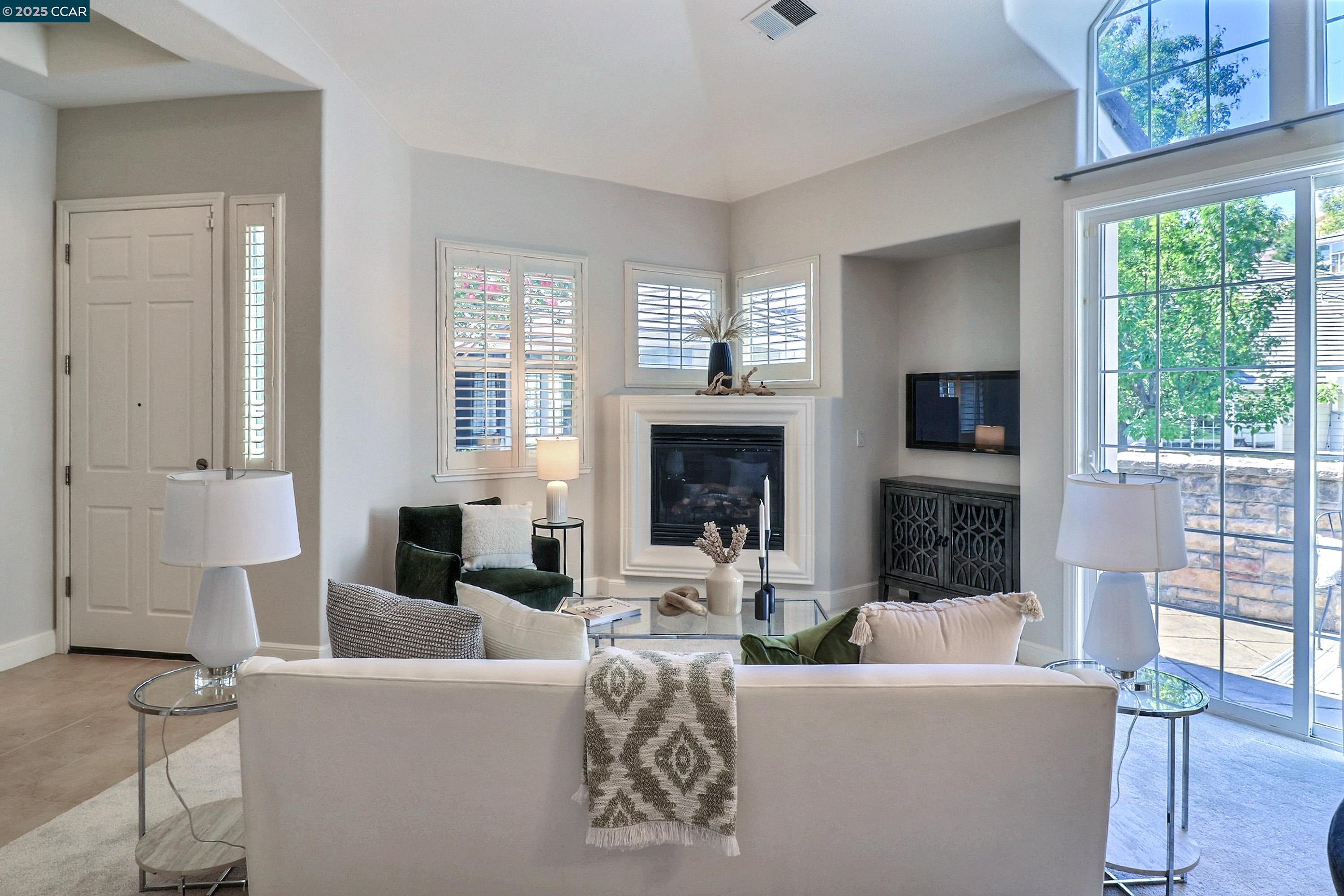 Detail Gallery Image 6 of 48 For 136 Sugarloaf Ct, Alamo,  CA 94507 - 3 Beds | 2 Baths