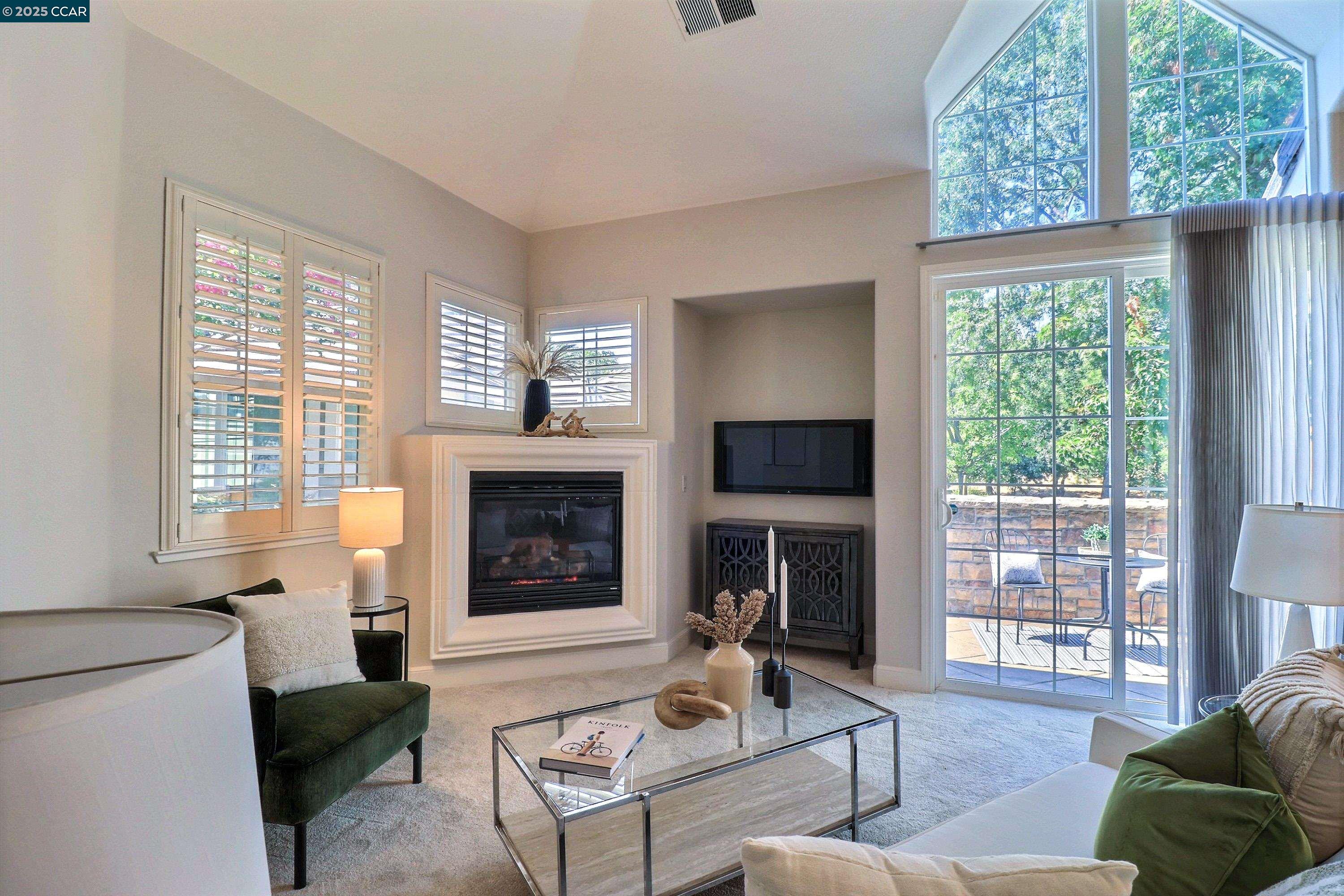 136 Sugarloaf Ct, Alamo, California 94507, 3 Bedrooms Bedrooms, 7 Rooms Rooms,2 BathroomsBathrooms,Residential,For Sale,136 Sugarloaf Ct,41106244