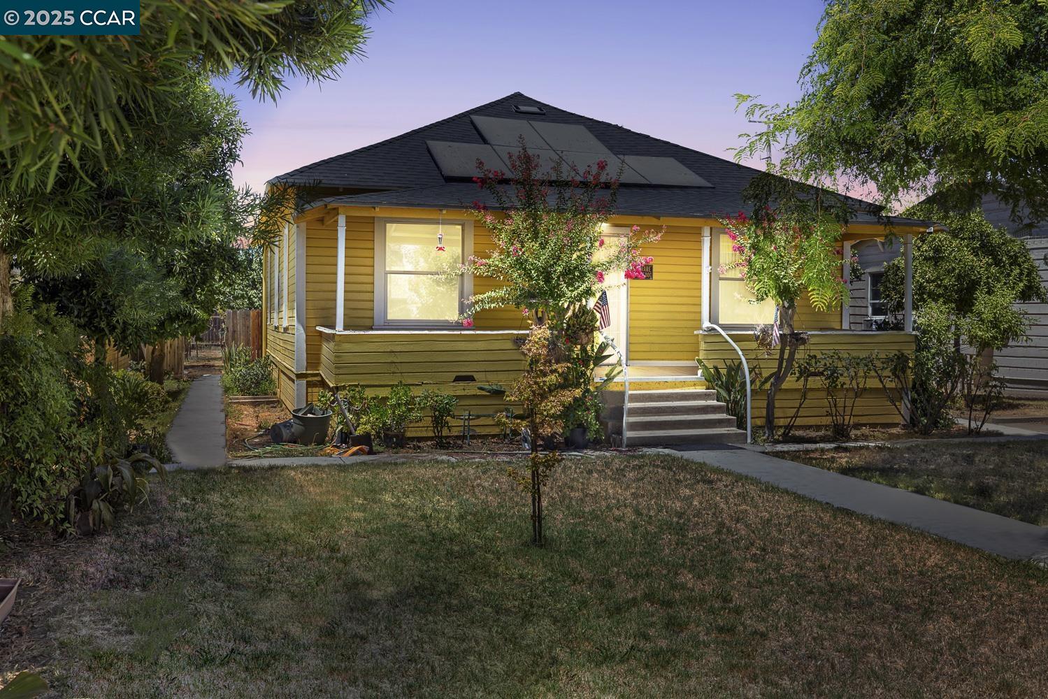 935 E Yosemite Ave, Madera, California 93638, 2 Bedrooms Bedrooms, 7 Rooms Rooms,1 BathroomBathrooms,Residential,For Sale,935 E Yosemite Ave,41106248