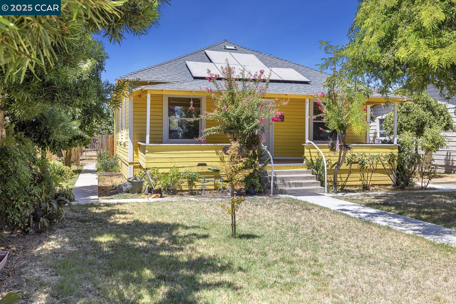935 E Yosemite Ave, Madera, California 93638, 2 Bedrooms Bedrooms, 7 Rooms Rooms,1 BathroomBathrooms,Residential,For Sale,935 E Yosemite Ave,41106248