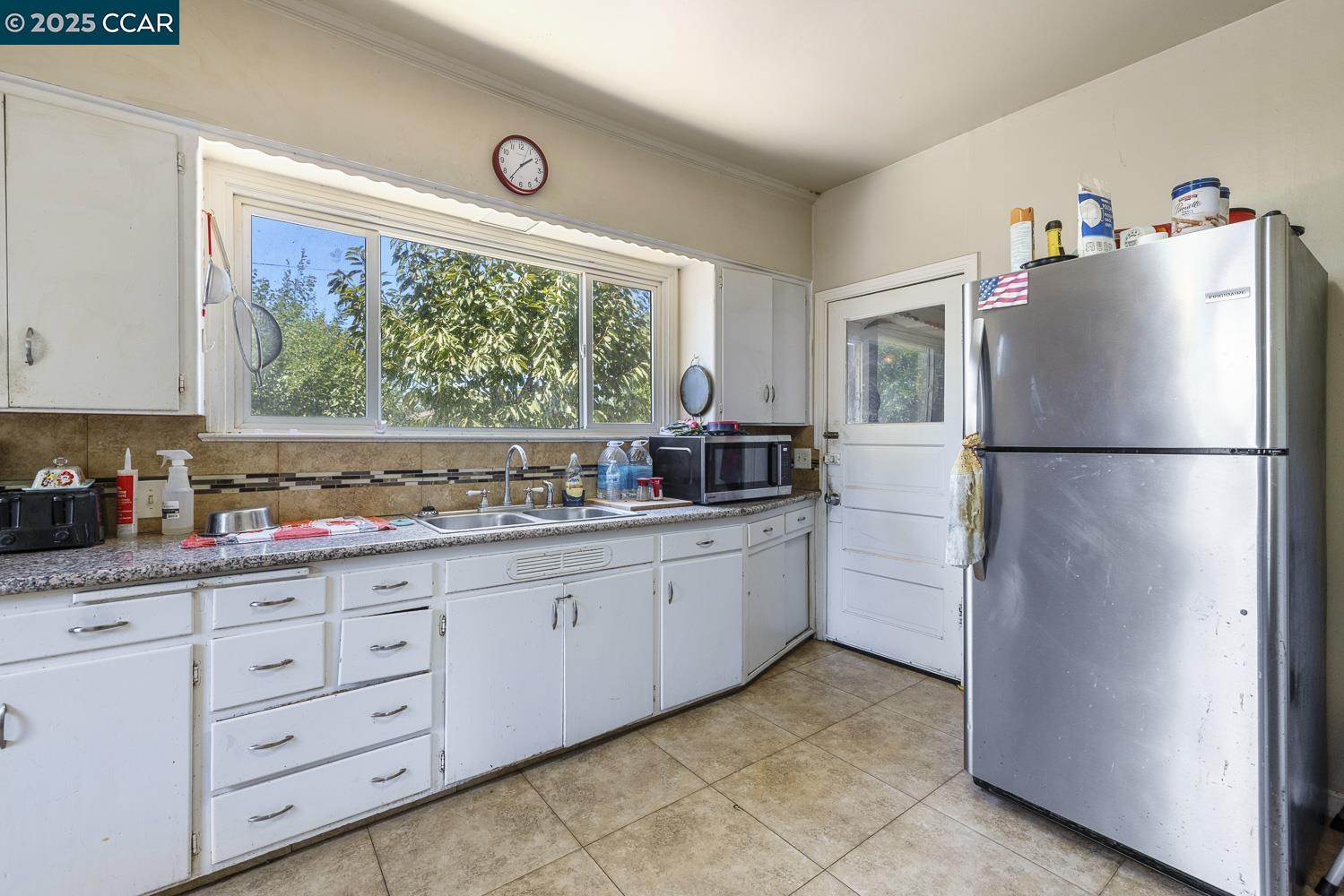 935 E Yosemite Ave, Madera, California 93638, 2 Bedrooms Bedrooms, 7 Rooms Rooms,1 BathroomBathrooms,Residential,For Sale,935 E Yosemite Ave,41106248