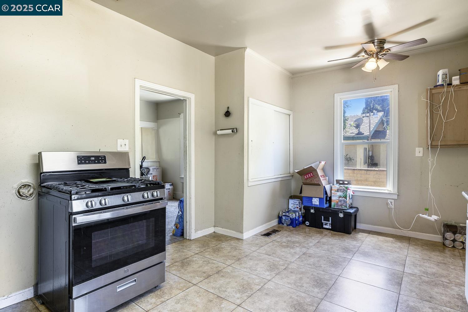 935 E Yosemite Ave, Madera, California 93638, 2 Bedrooms Bedrooms, 7 Rooms Rooms,1 BathroomBathrooms,Residential,For Sale,935 E Yosemite Ave,41106248