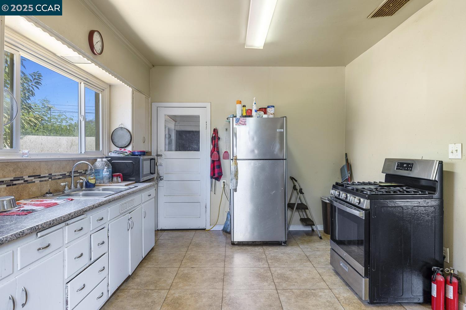 935 E Yosemite Ave, Madera, California 93638, 2 Bedrooms Bedrooms, 7 Rooms Rooms,1 BathroomBathrooms,Residential,For Sale,935 E Yosemite Ave,41106248