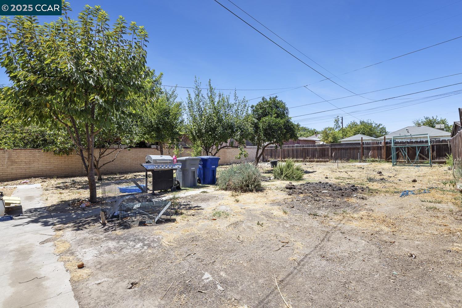935 E Yosemite Ave, Madera, California 93638, 2 Bedrooms Bedrooms, 7 Rooms Rooms,1 BathroomBathrooms,Residential,For Sale,935 E Yosemite Ave,41106248