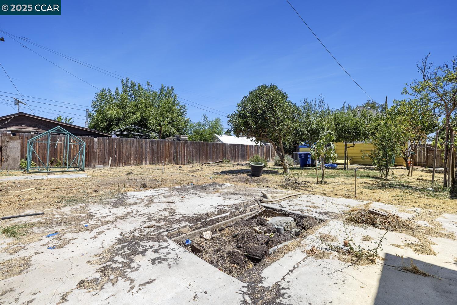 935 E Yosemite Ave, Madera, California 93638, 2 Bedrooms Bedrooms, 7 Rooms Rooms,1 BathroomBathrooms,Residential,For Sale,935 E Yosemite Ave,41106248