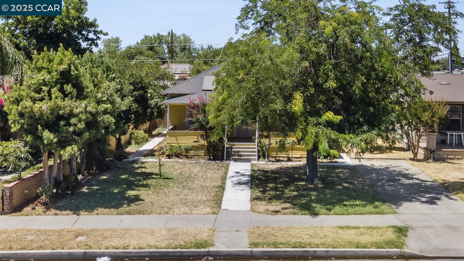 935 E Yosemite Ave, Madera, California 93638, 2 Bedrooms Bedrooms, 7 Rooms Rooms,1 BathroomBathrooms,Residential,For Sale,935 E Yosemite Ave,41106248