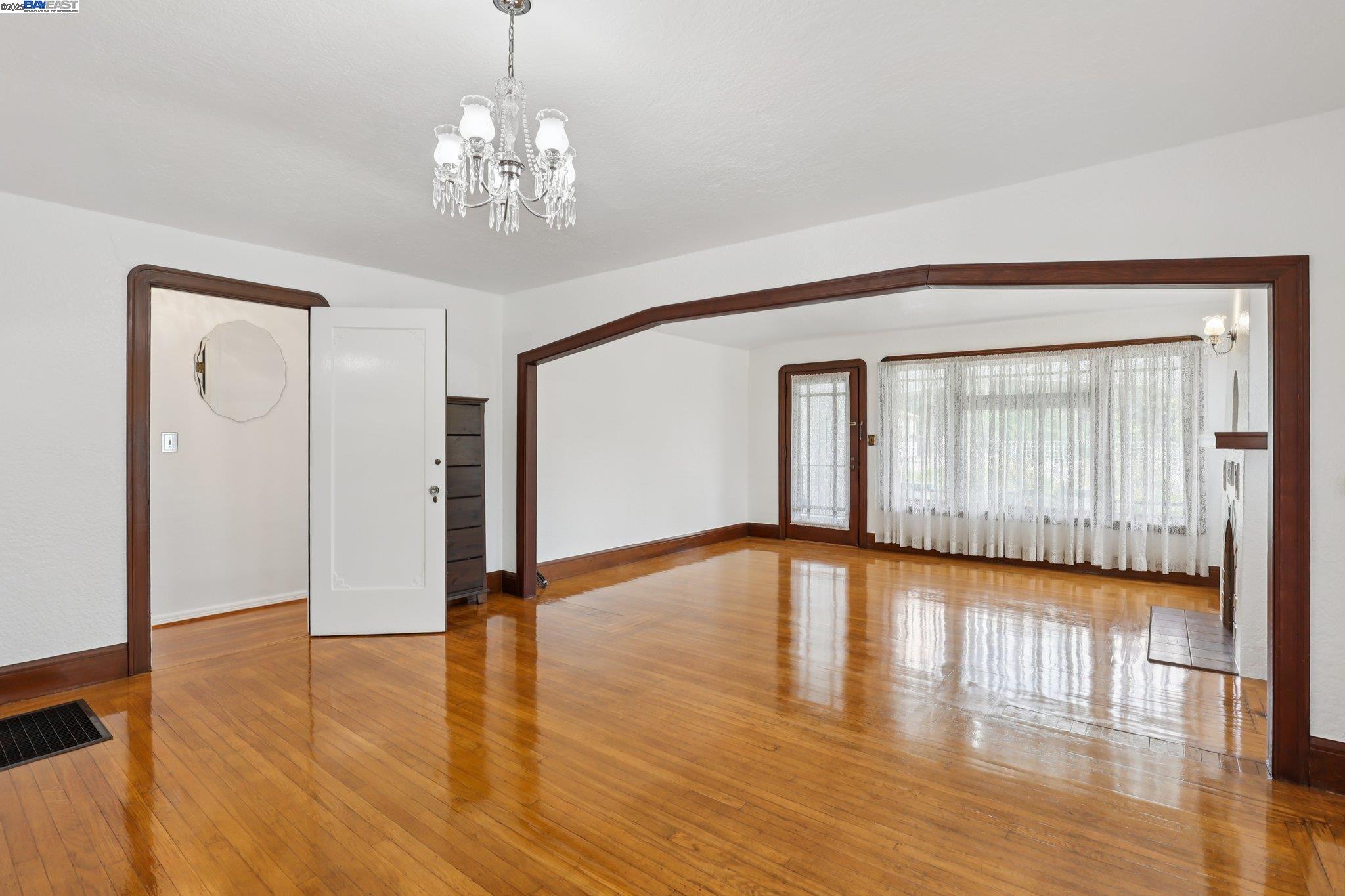 11768 Main St, Sunol, California 94586, 2 Bedrooms Bedrooms, 6 Rooms Rooms,1 BathroomBathrooms,Residential,For Sale,11768 Main St,41106250