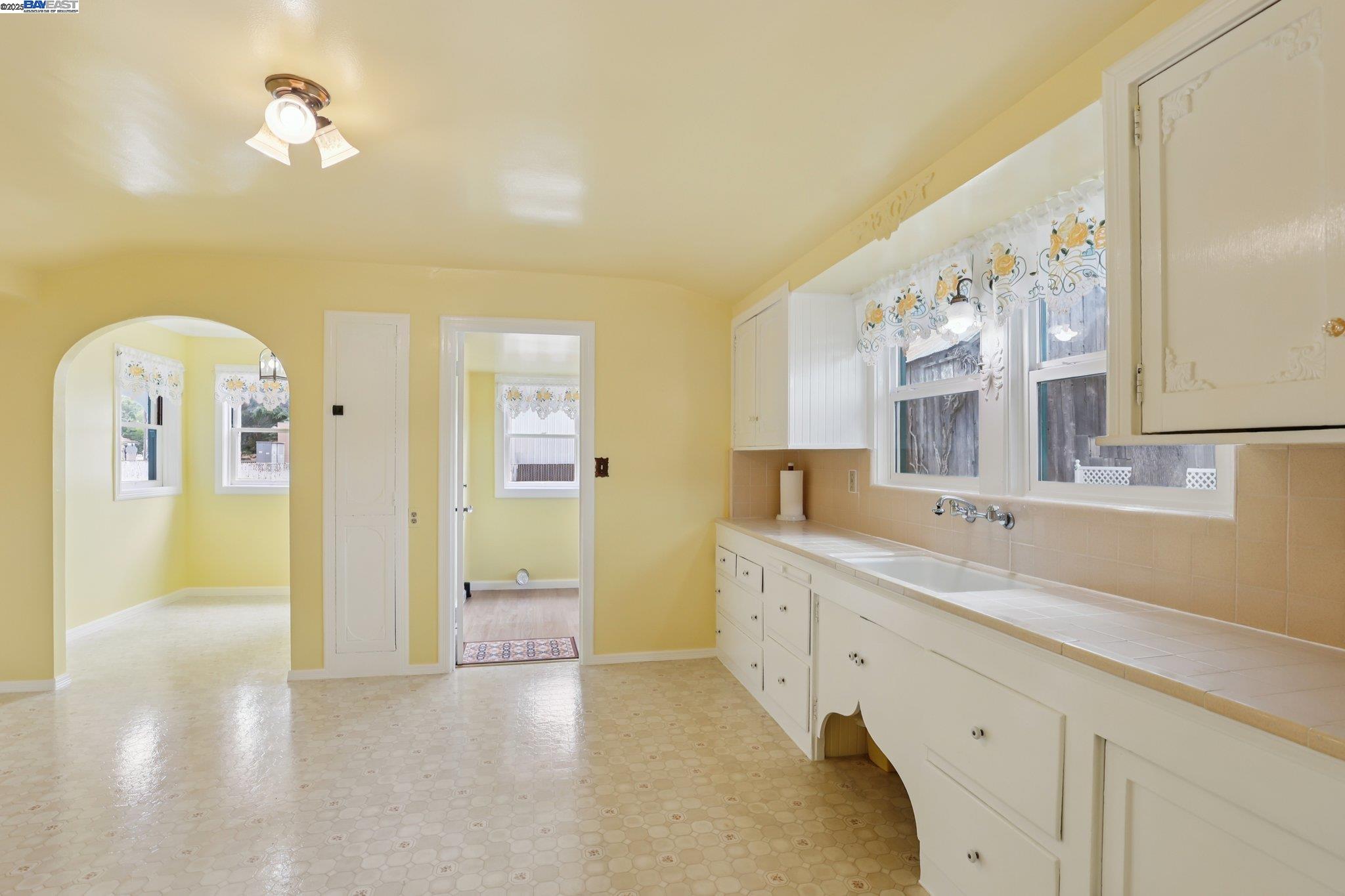 11768 Main St, Sunol, California 94586, 2 Bedrooms Bedrooms, 6 Rooms Rooms,1 BathroomBathrooms,Residential,For Sale,11768 Main St,41106250