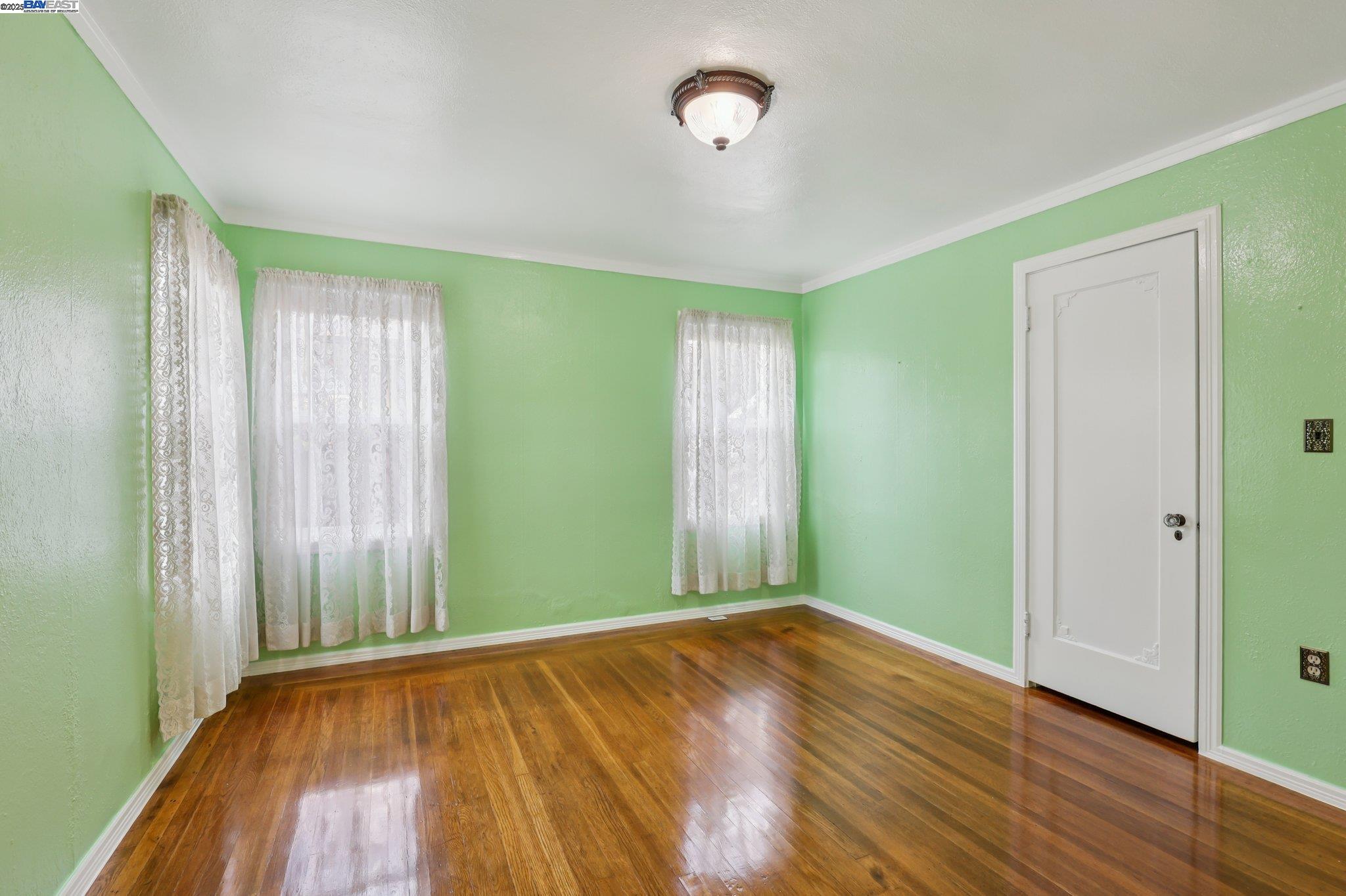 11768 Main St, Sunol, California 94586, 2 Bedrooms Bedrooms, 6 Rooms Rooms,1 BathroomBathrooms,Residential,For Sale,11768 Main St,41106250