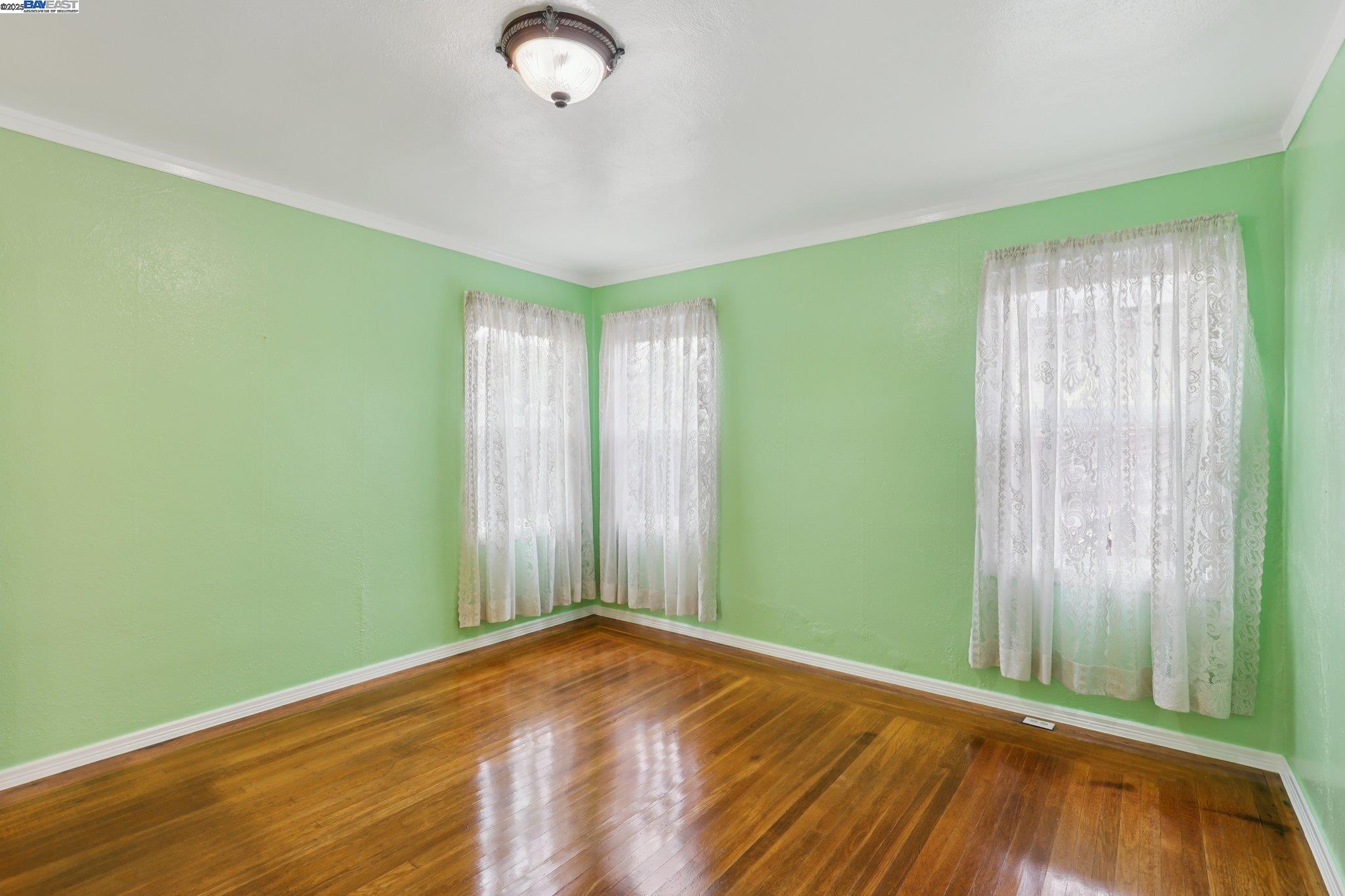 11768 Main St, Sunol, California 94586, 2 Bedrooms Bedrooms, 6 Rooms Rooms,1 BathroomBathrooms,Residential,For Sale,11768 Main St,41106250
