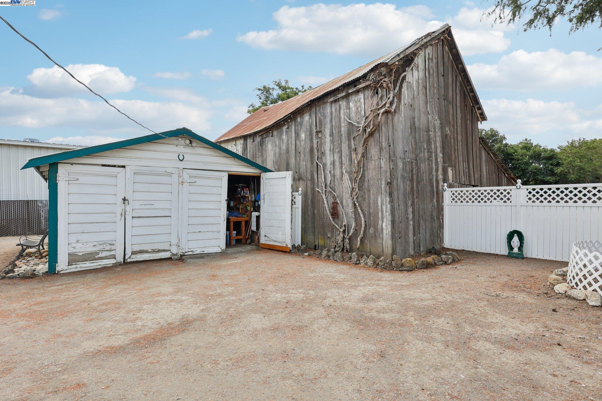 11768 Main St, Sunol, California 94586, 2 Bedrooms Bedrooms, 6 Rooms Rooms,1 BathroomBathrooms,Residential,For Sale,11768 Main St,41106250