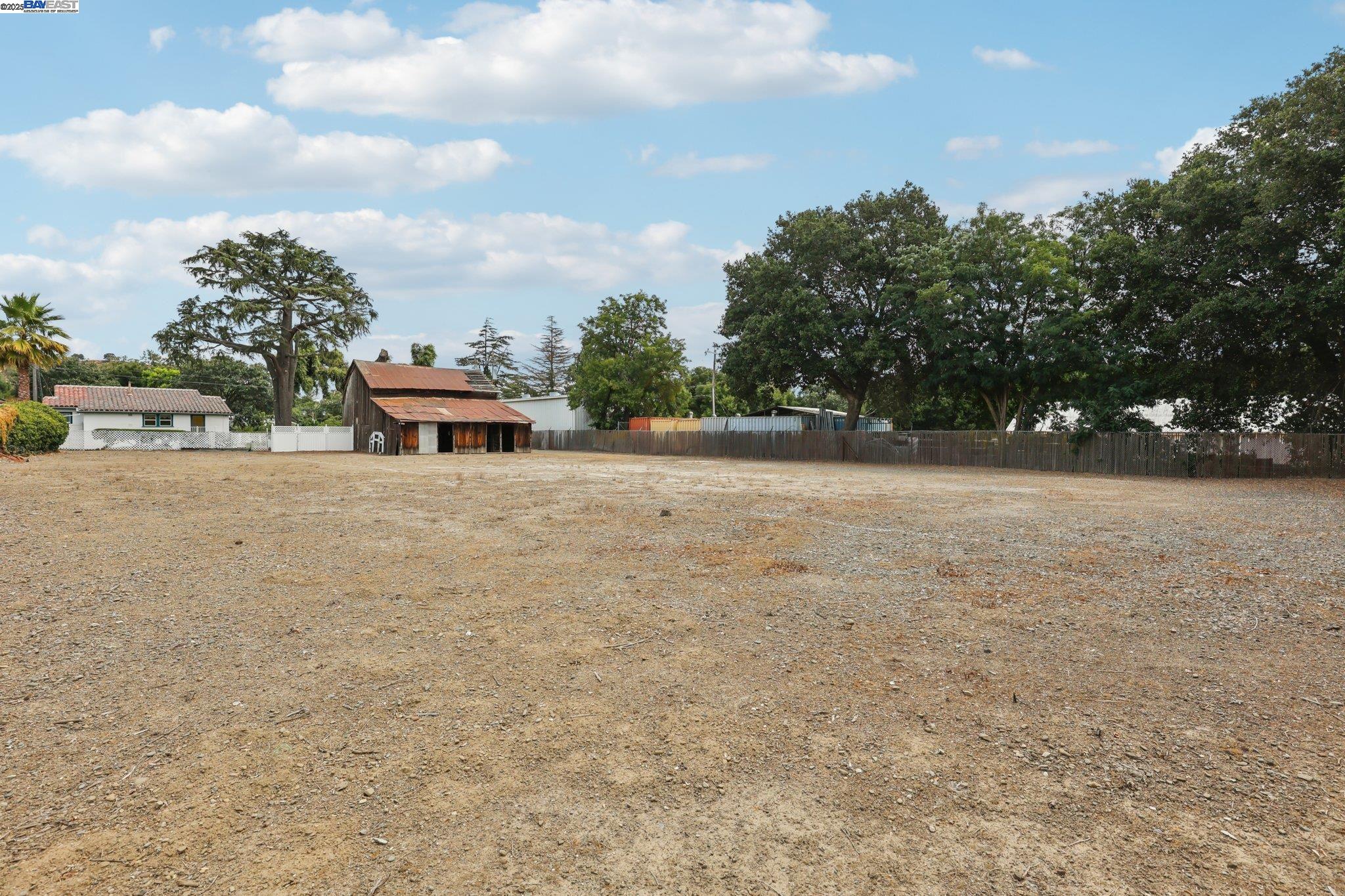 11768 Main St, Sunol, California 94586, 2 Bedrooms Bedrooms, 6 Rooms Rooms,1 BathroomBathrooms,Residential,For Sale,11768 Main St,41106250