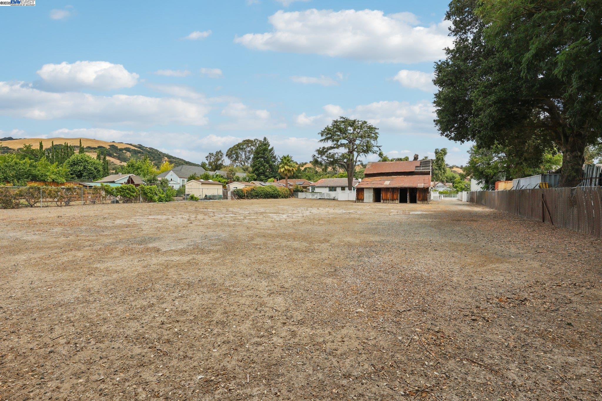 11768 Main St, Sunol, California 94586, 2 Bedrooms Bedrooms, 6 Rooms Rooms,1 BathroomBathrooms,Residential,For Sale,11768 Main St,41106250