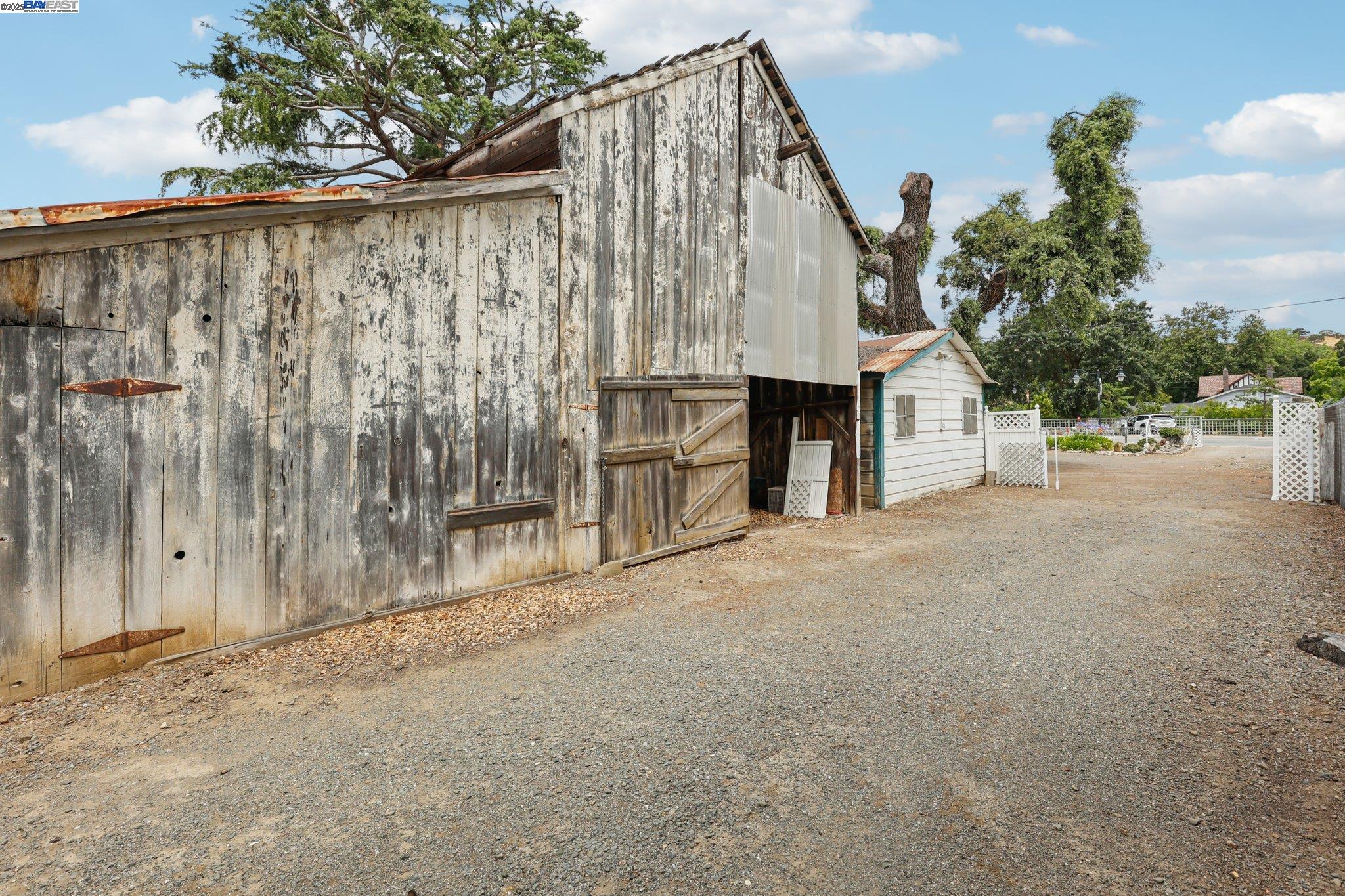 11768 Main St, Sunol, California 94586, 2 Bedrooms Bedrooms, 6 Rooms Rooms,1 BathroomBathrooms,Residential,For Sale,11768 Main St,41106250