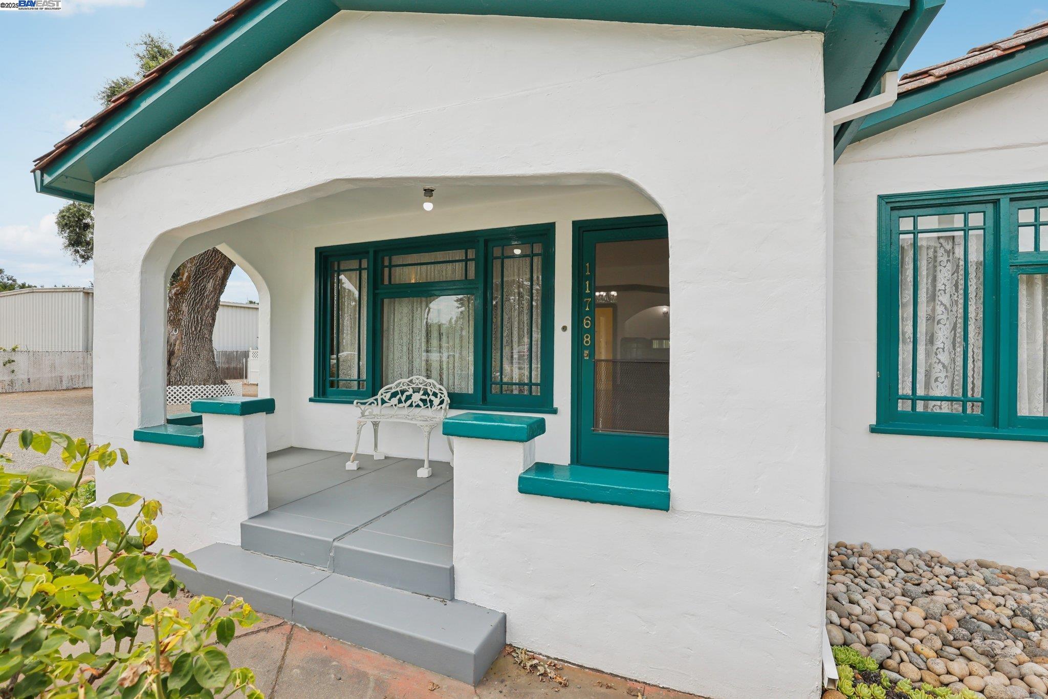 11768 Main St, Sunol, California 94586, 2 Bedrooms Bedrooms, 6 Rooms Rooms,1 BathroomBathrooms,Residential,For Sale,11768 Main St,41106250