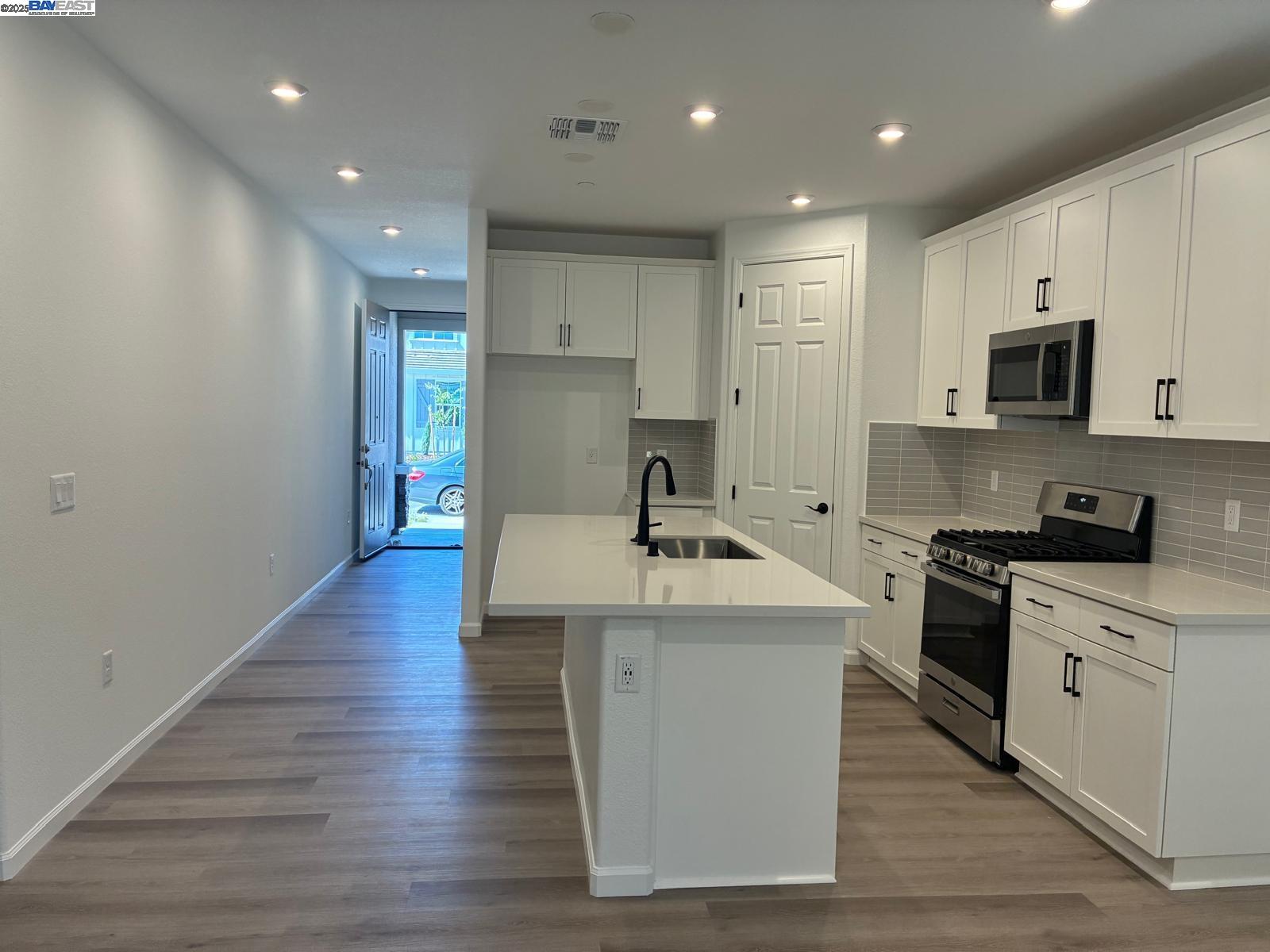 3024 Red Canard Way, Roseville, California 94568, 4 Bedrooms Bedrooms, 6 Rooms Rooms,2 BathroomsBathrooms,Residential Lease,For Rent,3024 Red Canard Way,41106252