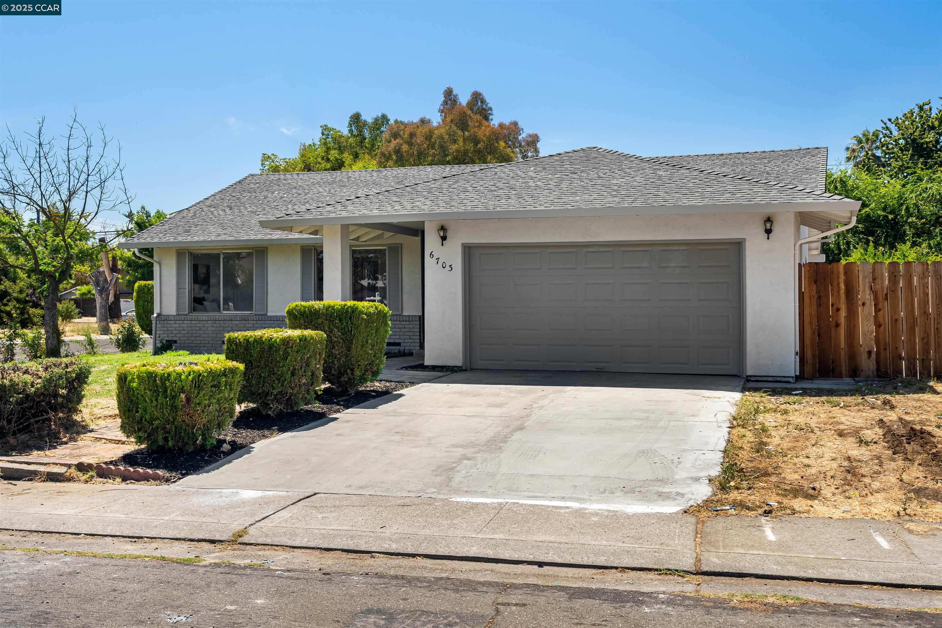 6703 Kermit Ln, Stockton, California 95207, 3 Bedrooms Bedrooms, ,2 BathroomsBathrooms,Residential,For Sale,6703 Kermit Ln,41106253