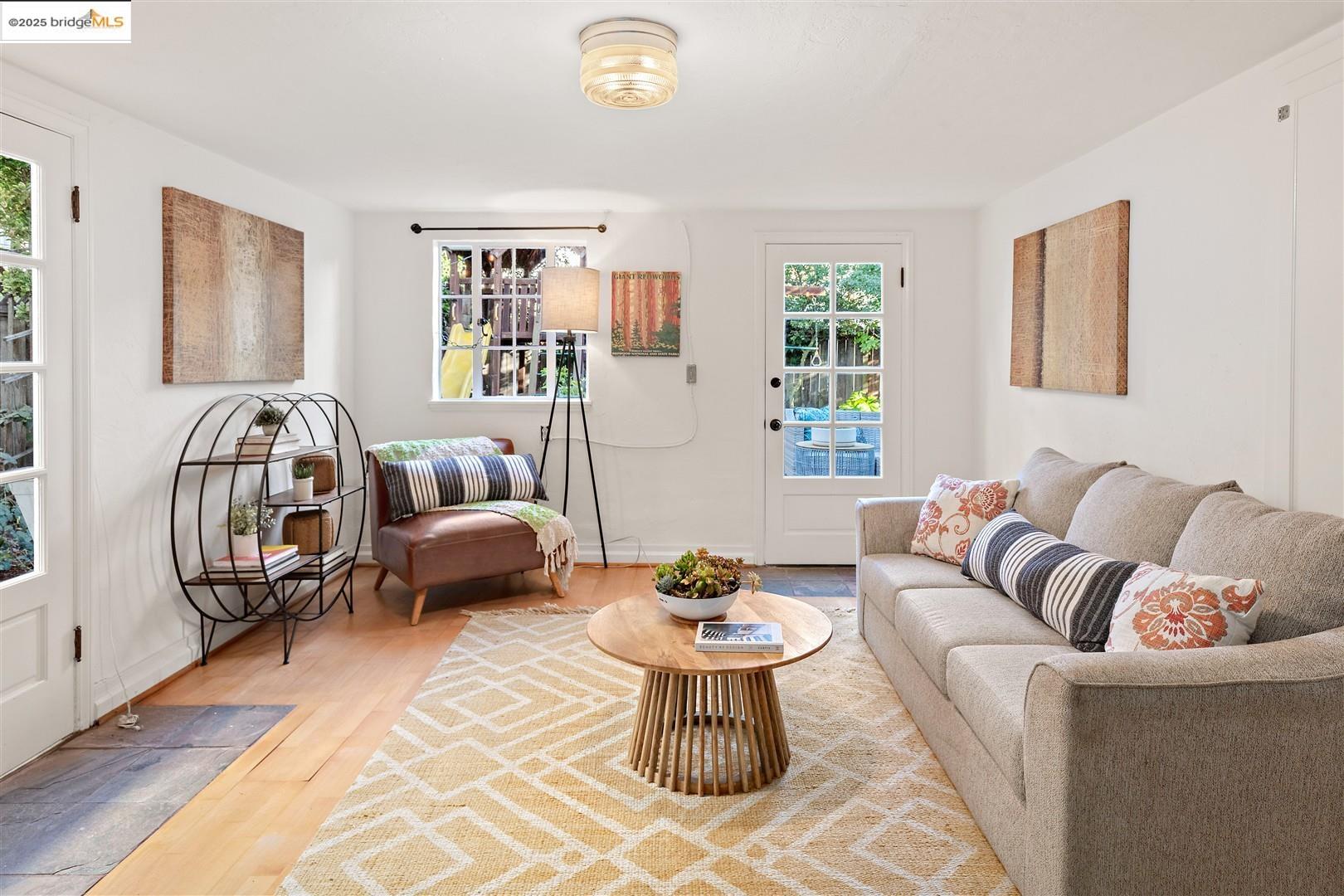 543 58Th St, Oakland, California 94609, 3 Bedrooms Bedrooms, 6 Rooms Rooms,1 BathroomBathrooms,Residential,For Sale,543 58Th St,41106254