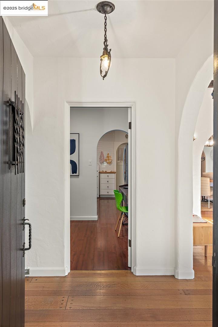 543 58Th St, Oakland, California 94609, 3 Bedrooms Bedrooms, 6 Rooms Rooms,1 BathroomBathrooms,Residential,For Sale,543 58Th St,41106254