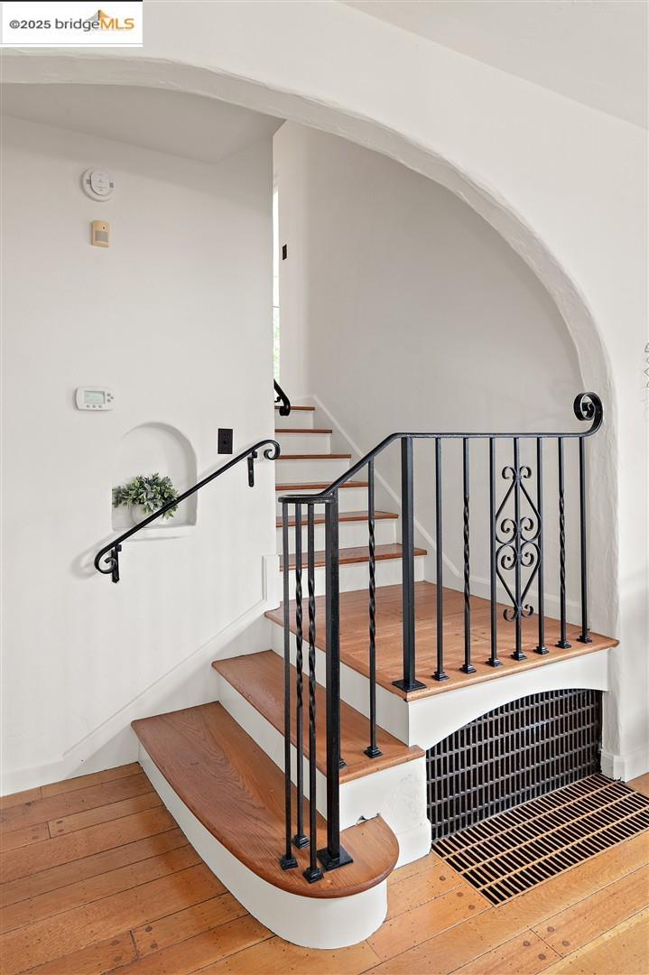 543 58Th St, Oakland, California 94609, 3 Bedrooms Bedrooms, 6 Rooms Rooms,1 BathroomBathrooms,Residential,For Sale,543 58Th St,41106254