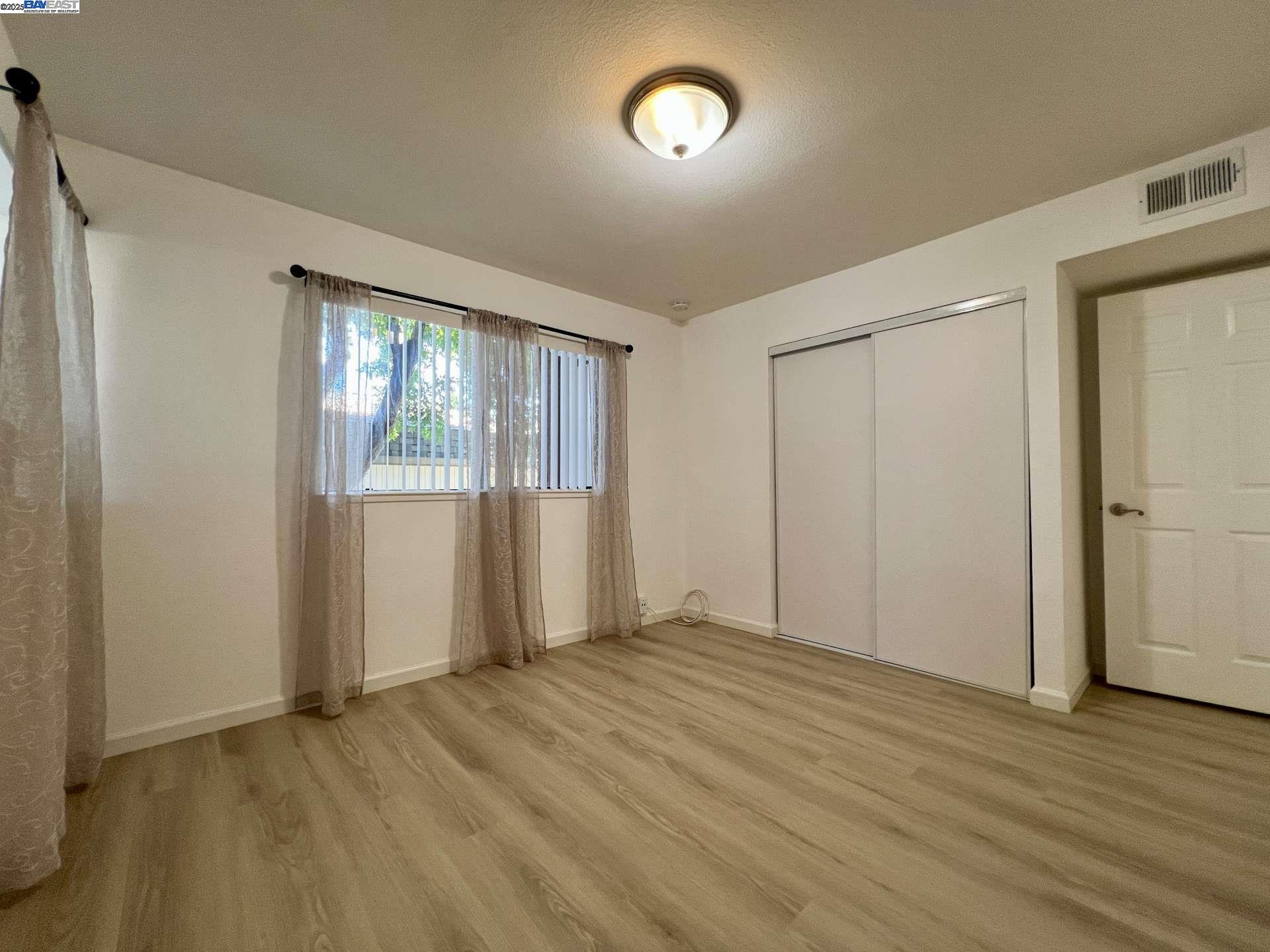 3287 Shadow Park Pl, San Jose, California 95121, 2 Bedrooms Bedrooms, 4 Rooms Rooms,1 BathroomBathrooms,Residential,For Sale,3287 Shadow Park Pl,41106263