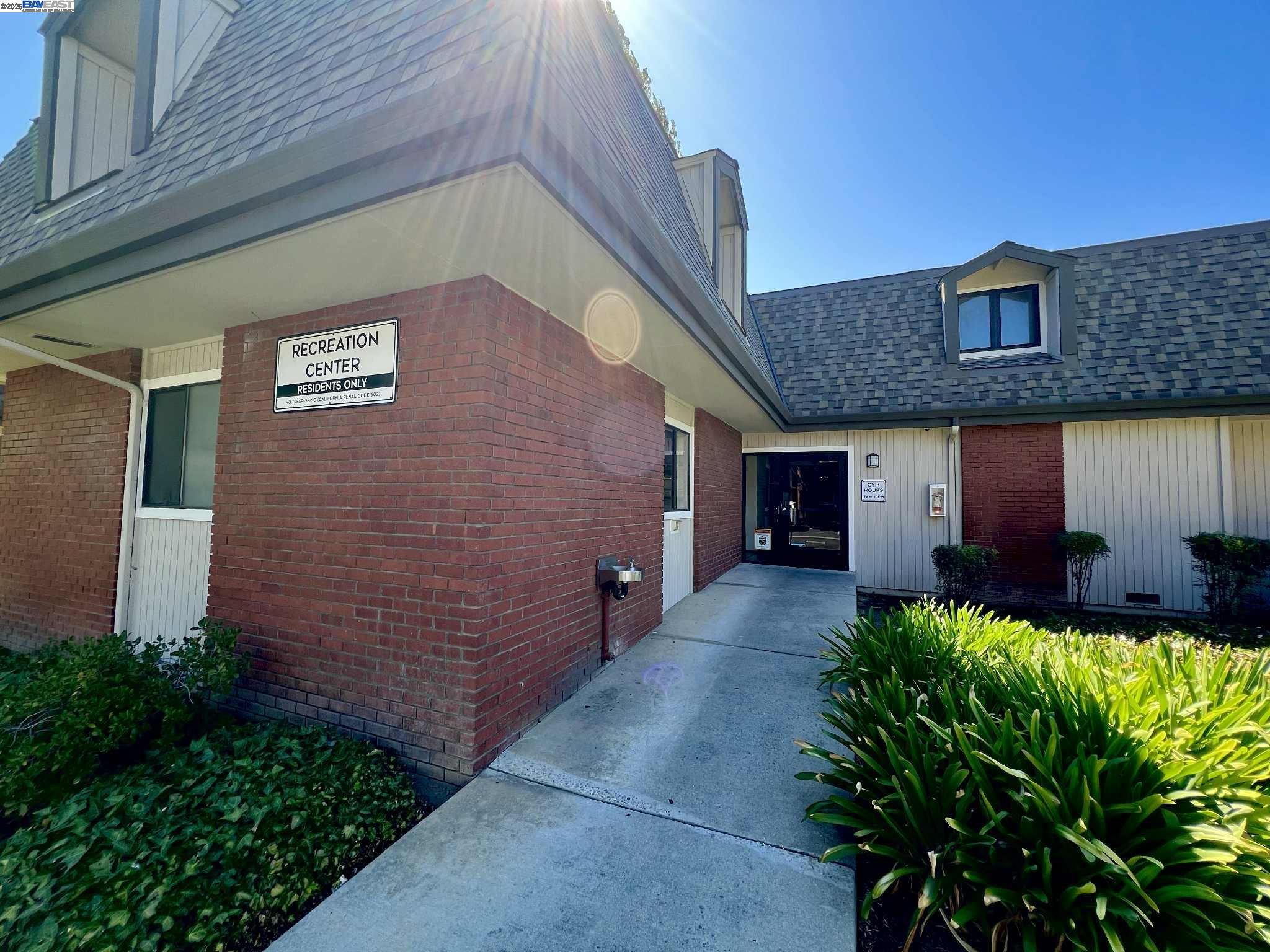 Detail Gallery Image 35 of 37 For 3287 Shadow Park Pl, San Jose,  CA 95121 - 2 Beds | 1 Baths