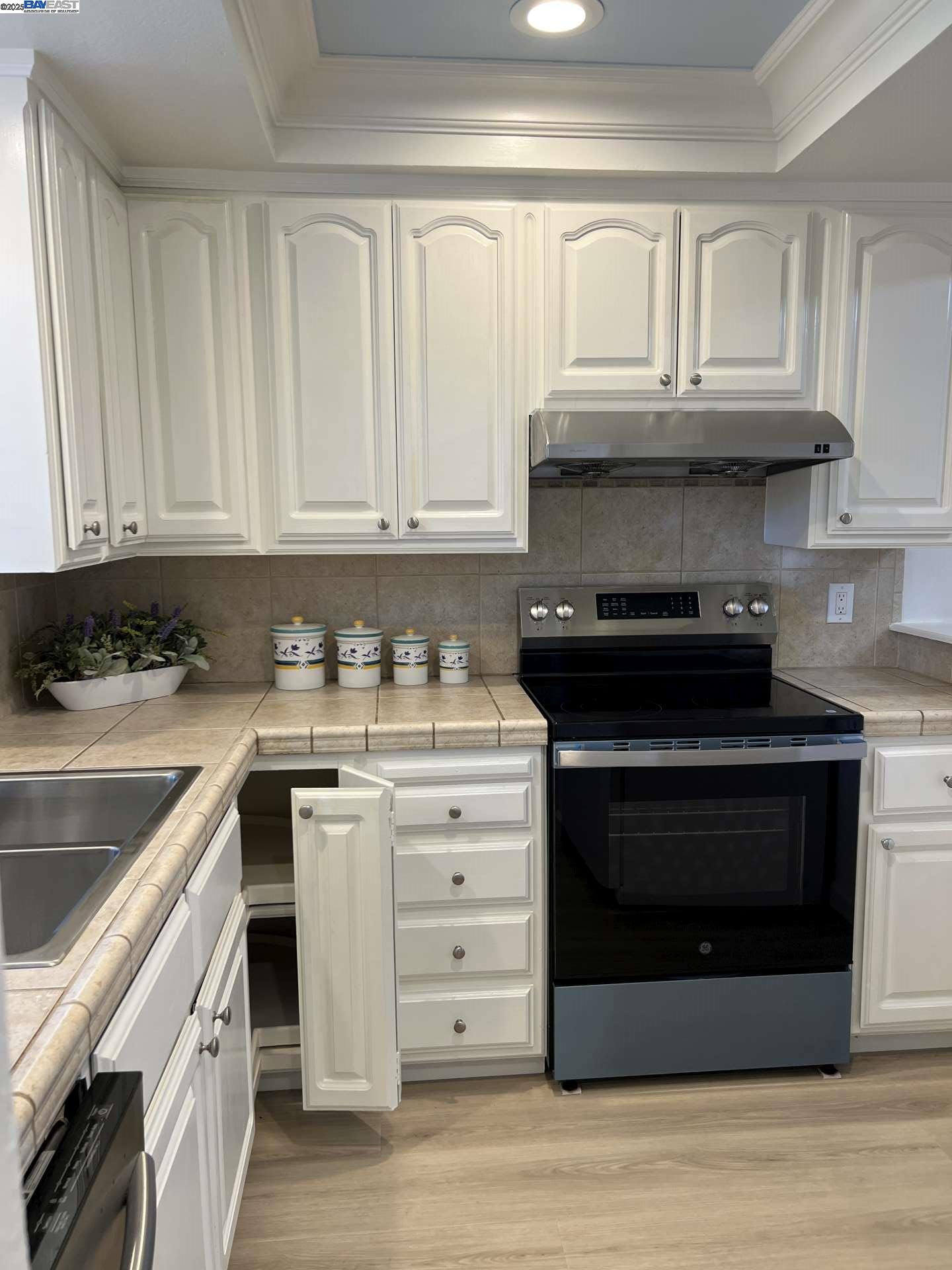 3287 Shadow Park Pl, San Jose, California 95121, 2 Bedrooms Bedrooms, 4 Rooms Rooms,1 BathroomBathrooms,Residential,For Sale,3287 Shadow Park Pl,41106263