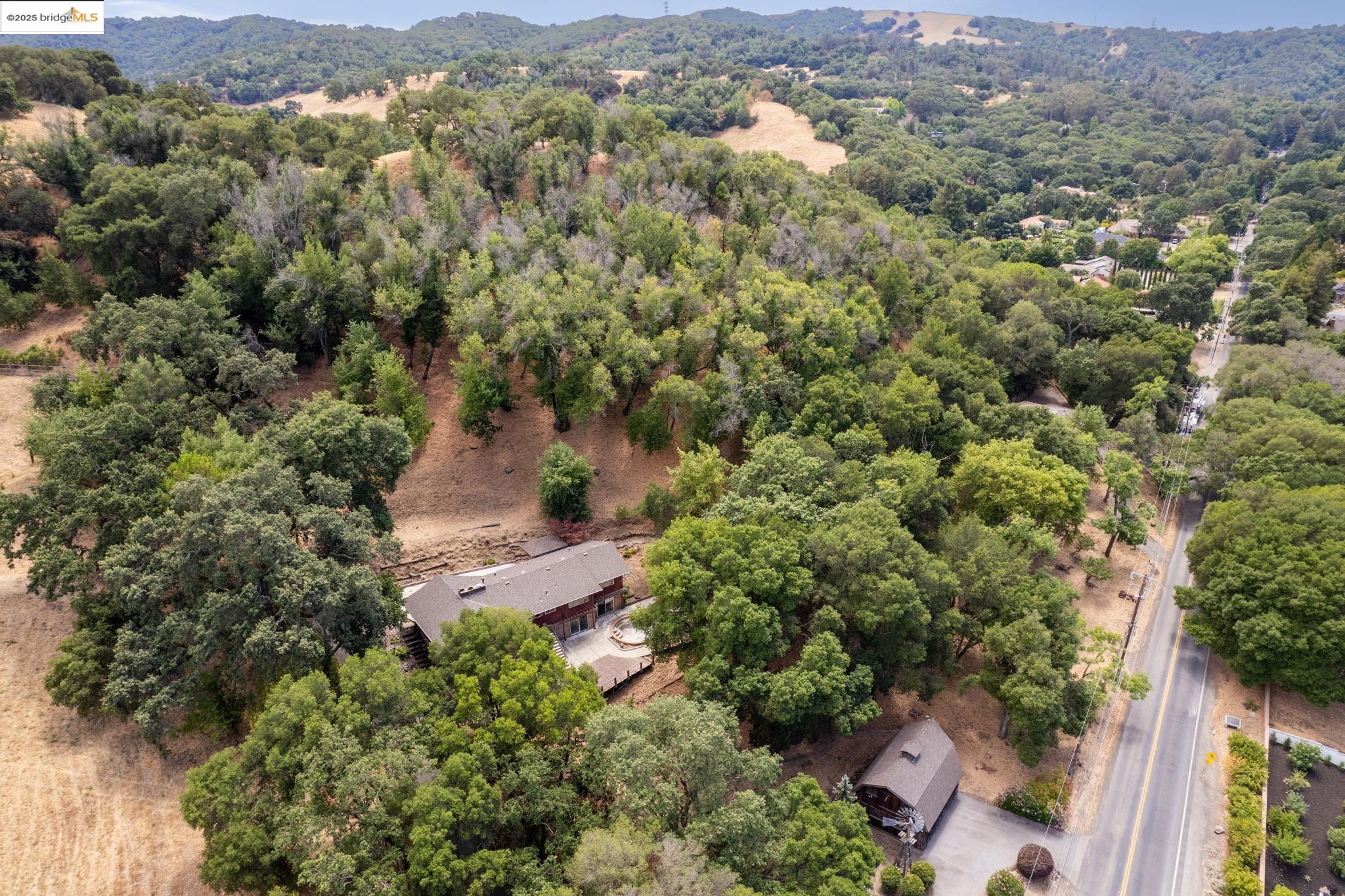 Detail Gallery Image 4 of 60 For 5201 Alhambra Valley Rd, Martinez,  CA 94553 - 3 Beds | 3 Baths