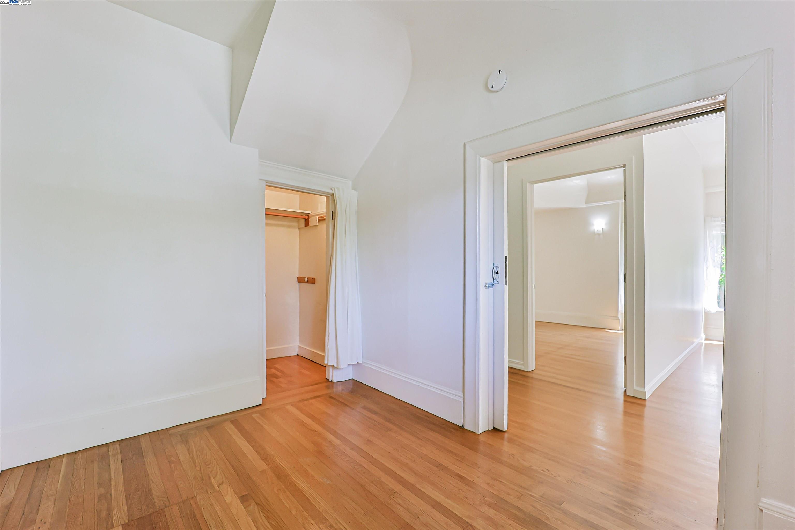 Detail Gallery Image 16 of 19 For 2503 Regent St, Berkeley,  CA 94704 - 2 Beds | 1 Baths