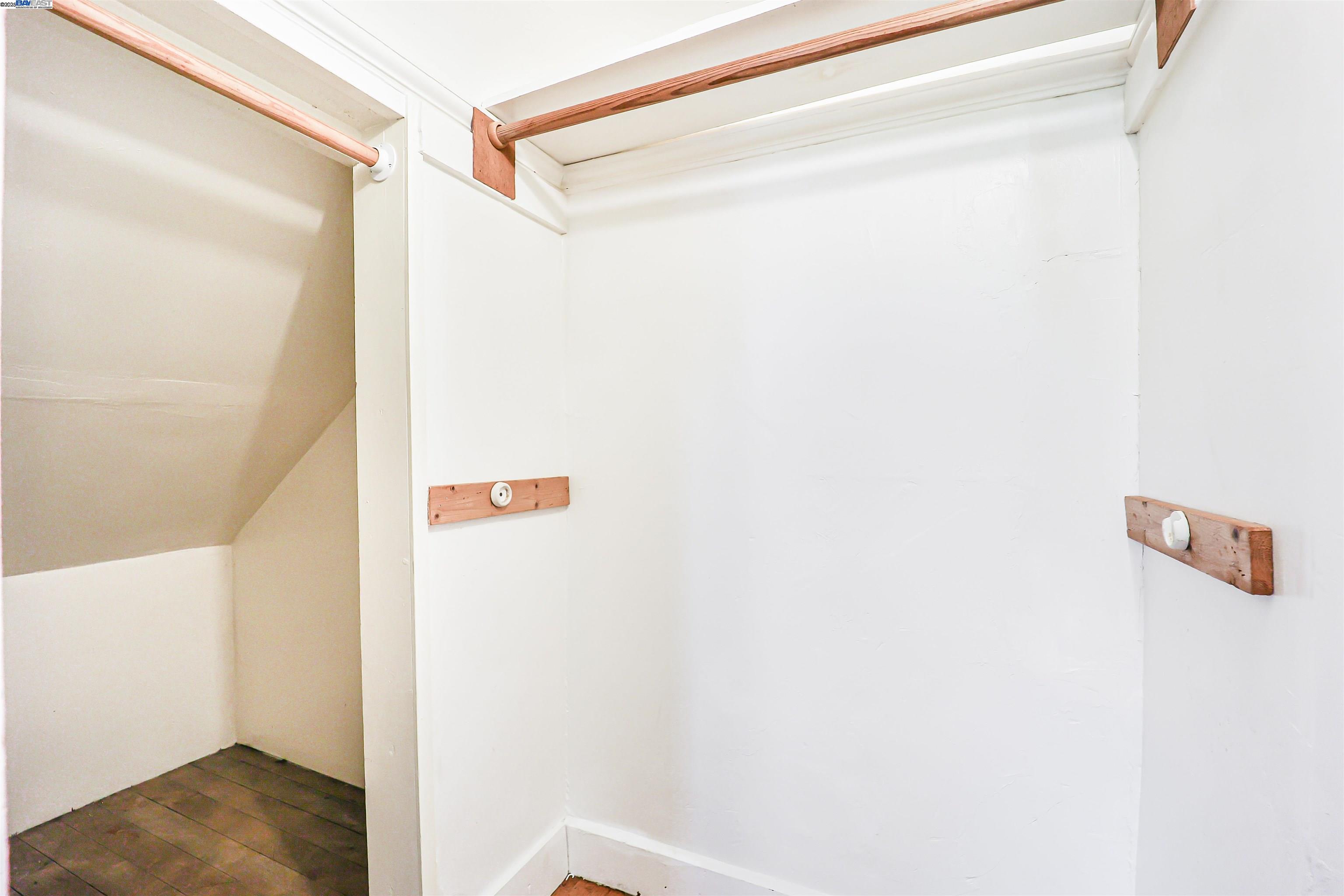 Detail Gallery Image 18 of 19 For 2503 Regent St, Berkeley,  CA 94704 - 2 Beds | 1 Baths