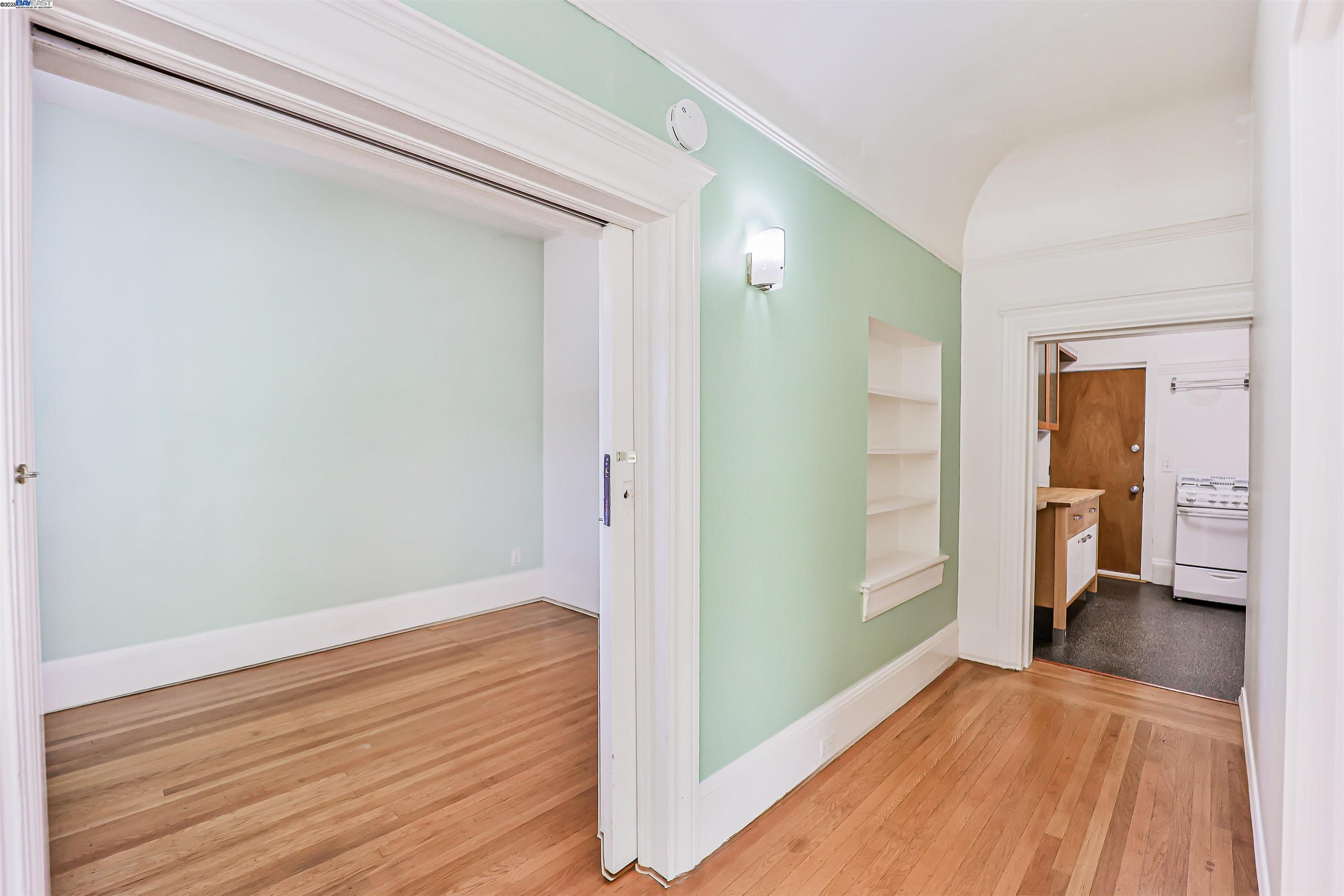 Detail Gallery Image 19 of 19 For 2503 Regent St, Berkeley,  CA 94704 - 2 Beds | 1 Baths