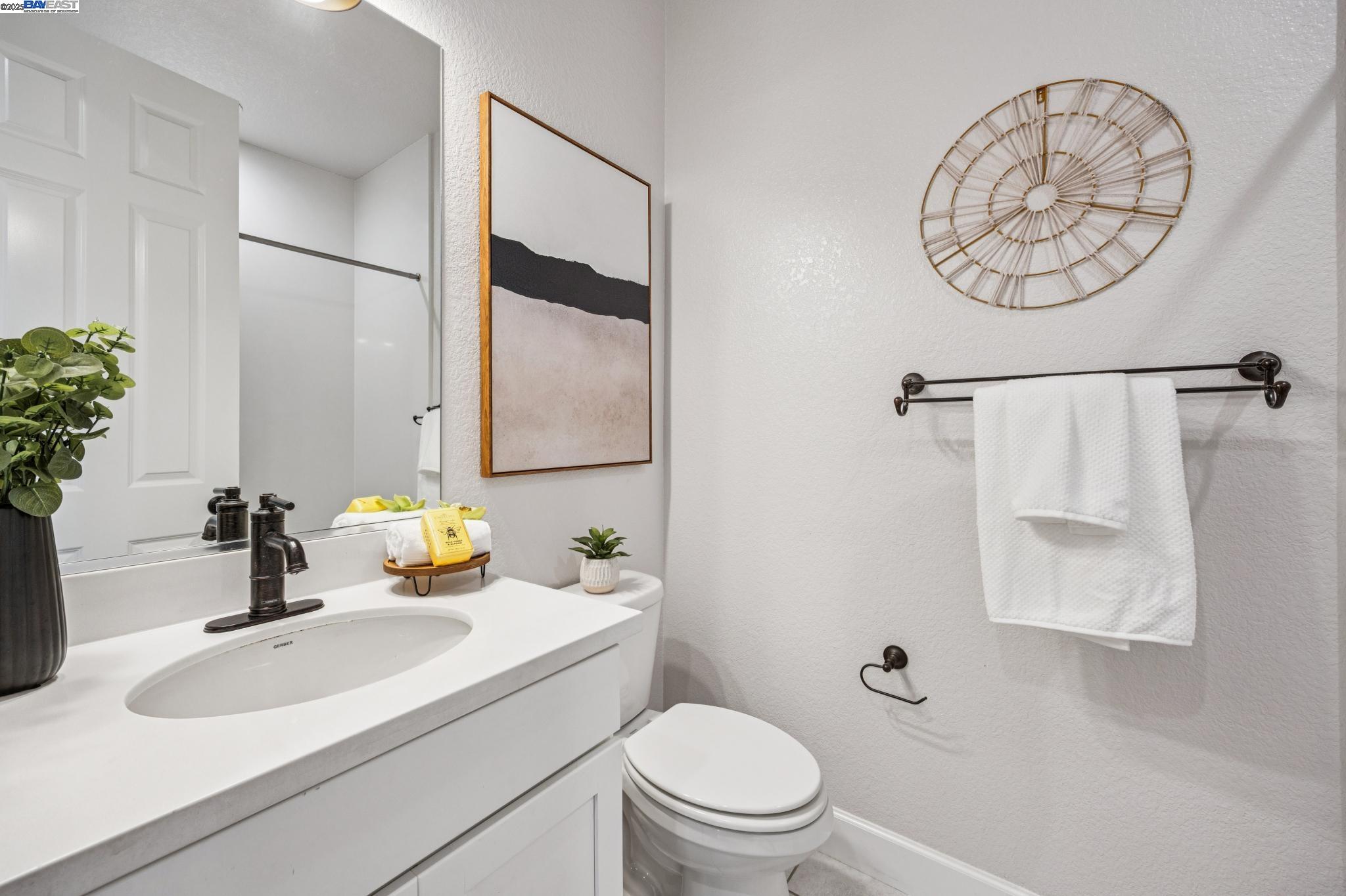Detail Gallery Image 20 of 57 For 252 Benmore Dr, Hayward,  CA 94542 - 4 Beds | 3 Baths