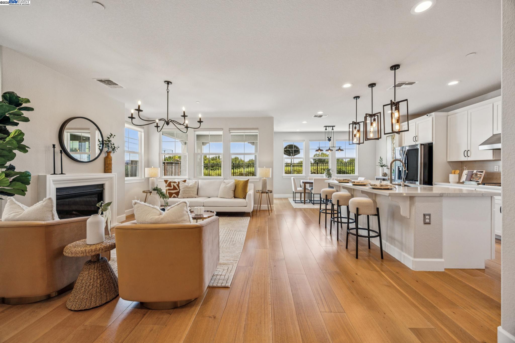Detail Gallery Image 3 of 57 For 252 Benmore Dr, Hayward,  CA 94542 - 4 Beds | 3 Baths